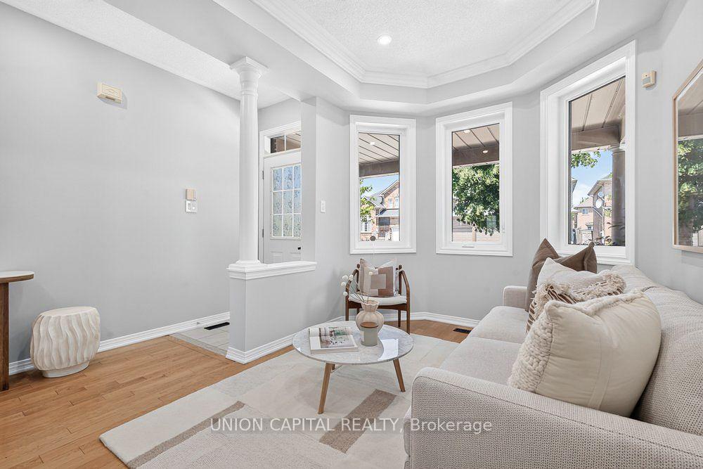 Photo 6 of 61 Hillmount Road, Markham, Cachet — HOMEH