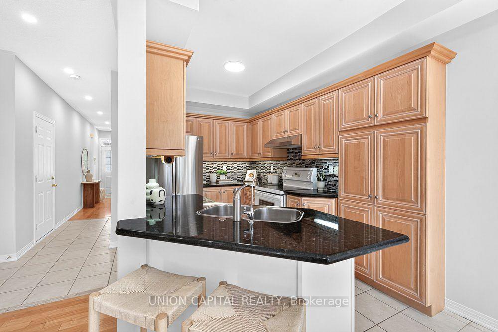 Photo 10 of 61 Hillmount Road, Markham, Cachet — HOMEH