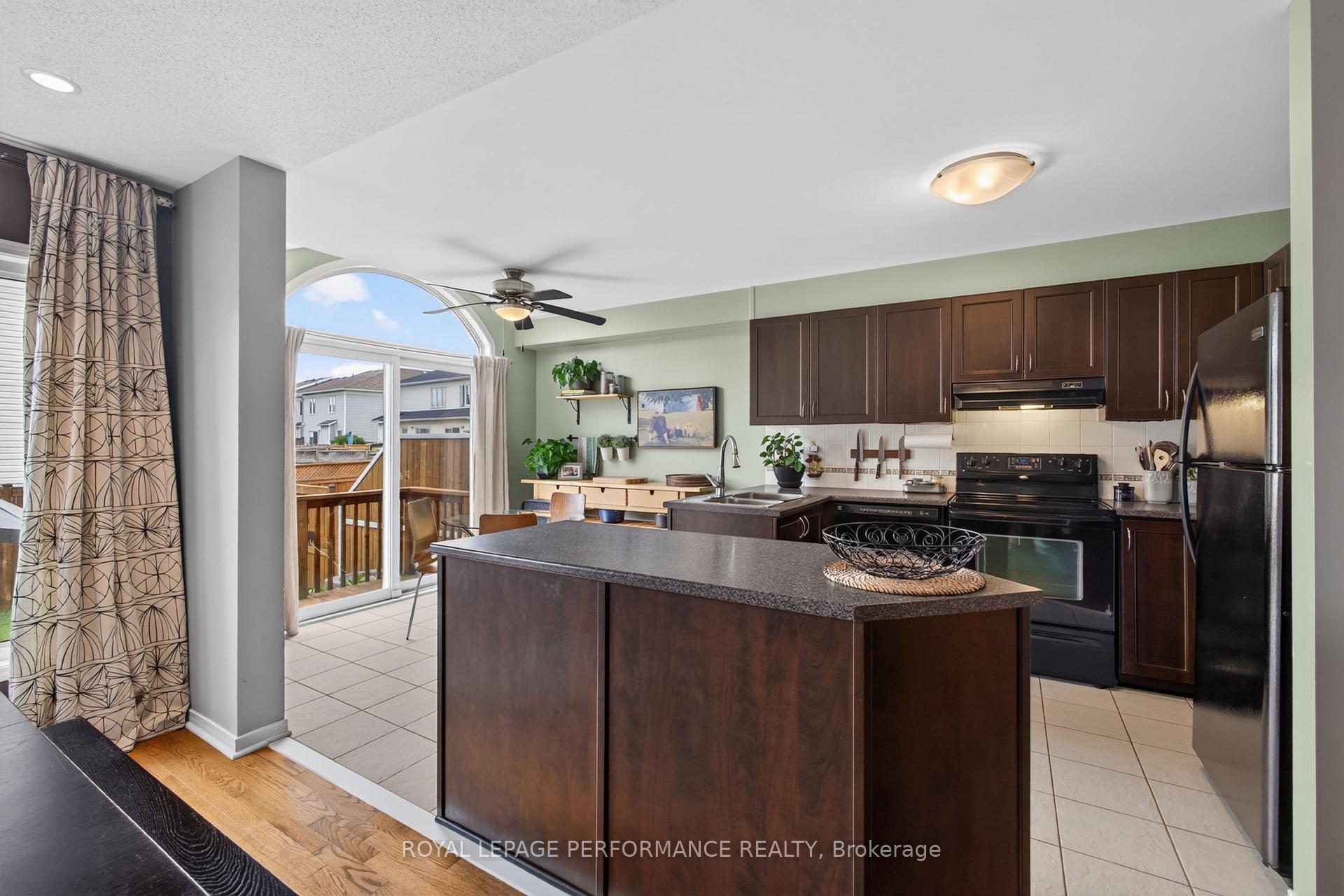 Photo 11 of 131 Sorento Street, Ottawa, Barrhaven - Strandherd — HOMEH