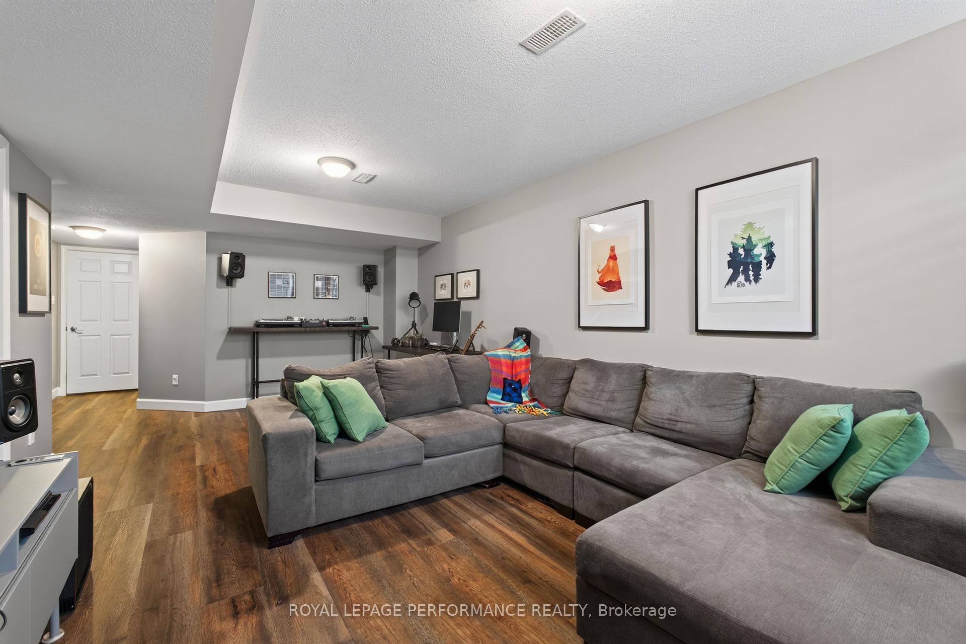 Photo 31 of 131 Sorento Street, Ottawa, Barrhaven - Strandherd — HOMEH