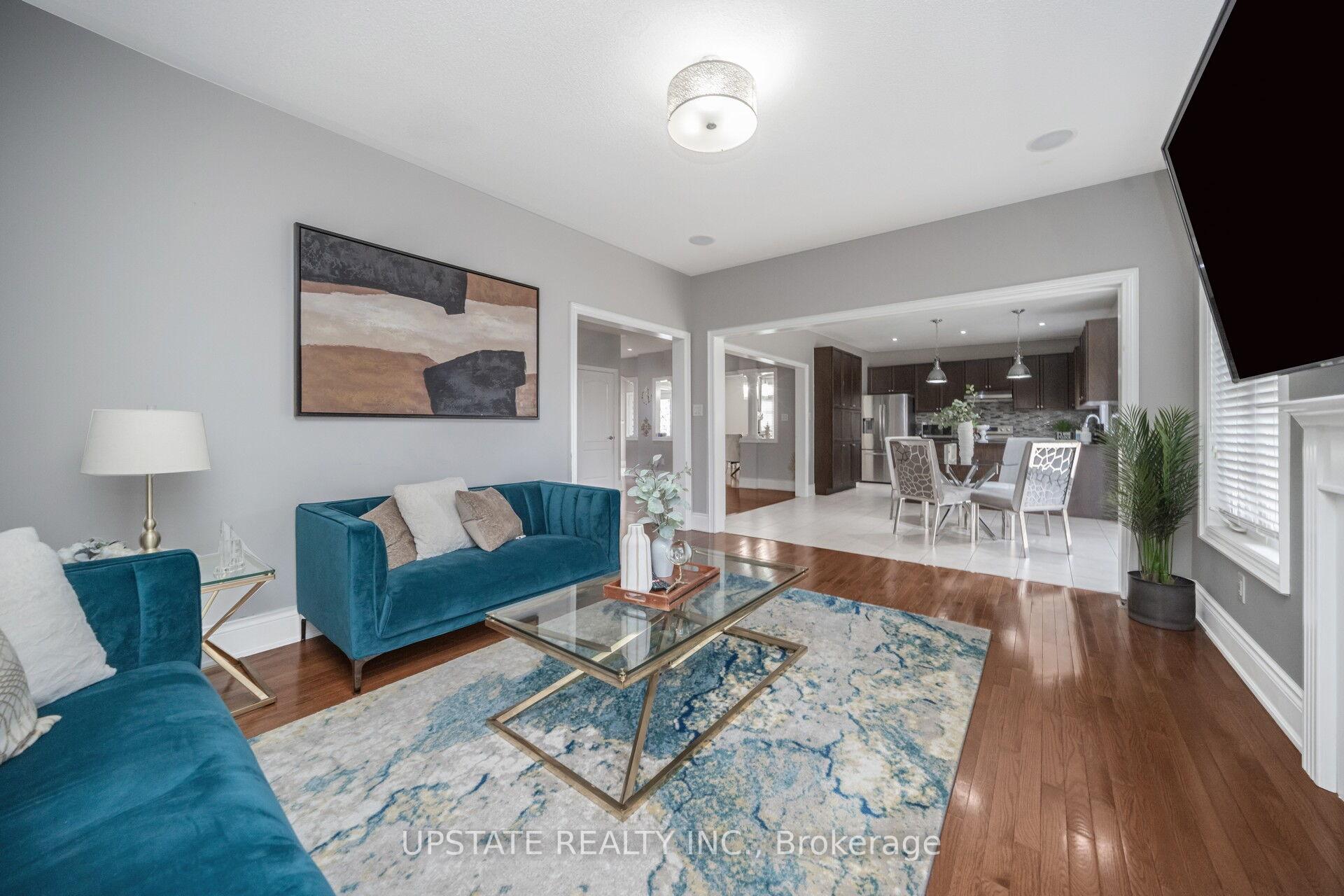 Photo 15 of 2 Beachville Circle, Brampton, Credit Valley — HOMEH