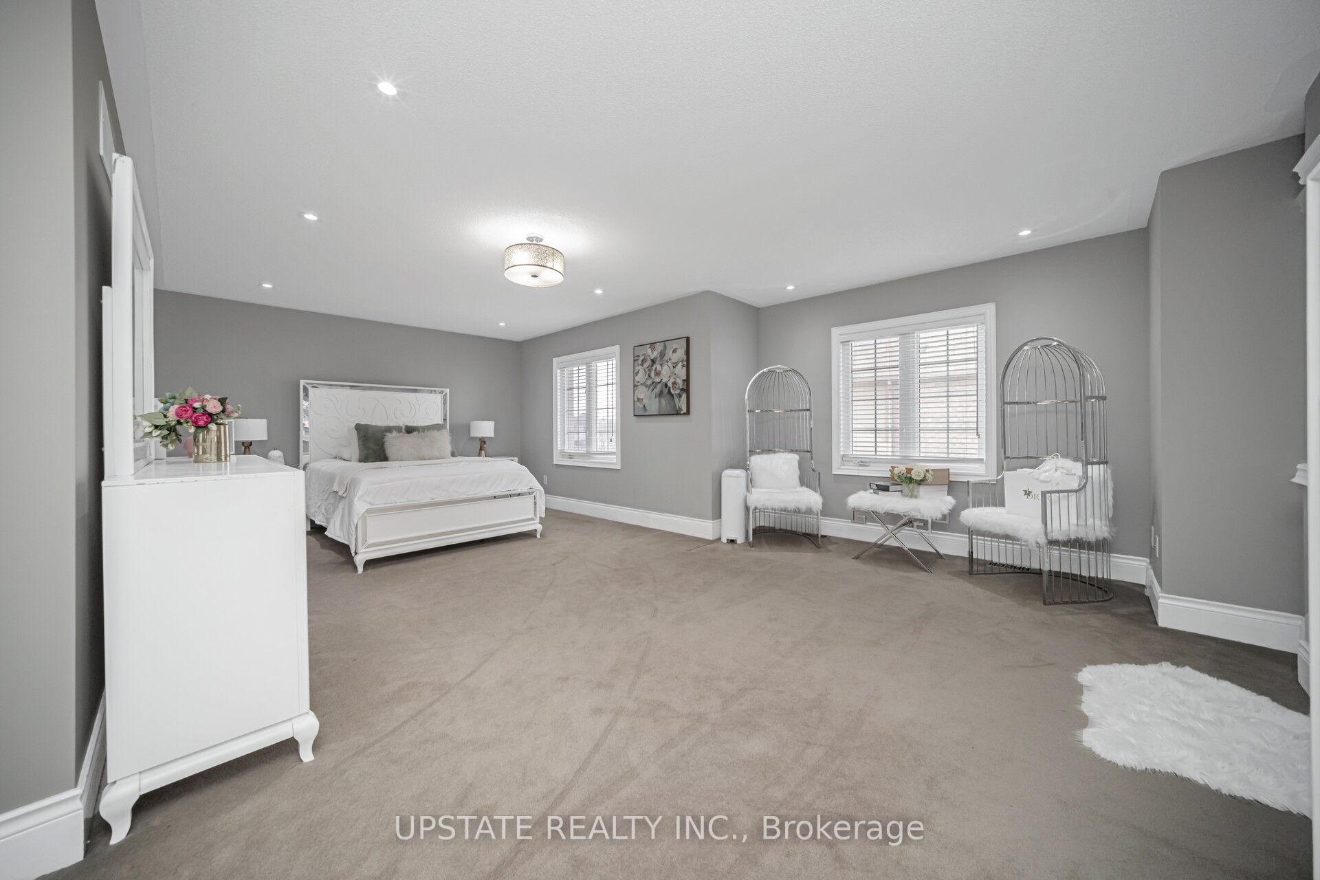 Photo 17 of 2 Beachville Circle, Brampton, Credit Valley — HOMEH