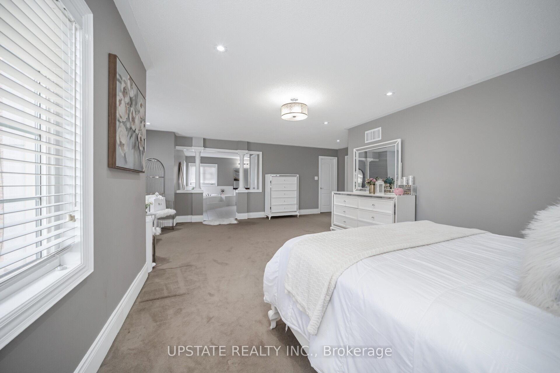 Photo 19 of 2 Beachville Circle, Brampton, Credit Valley — HOMEH