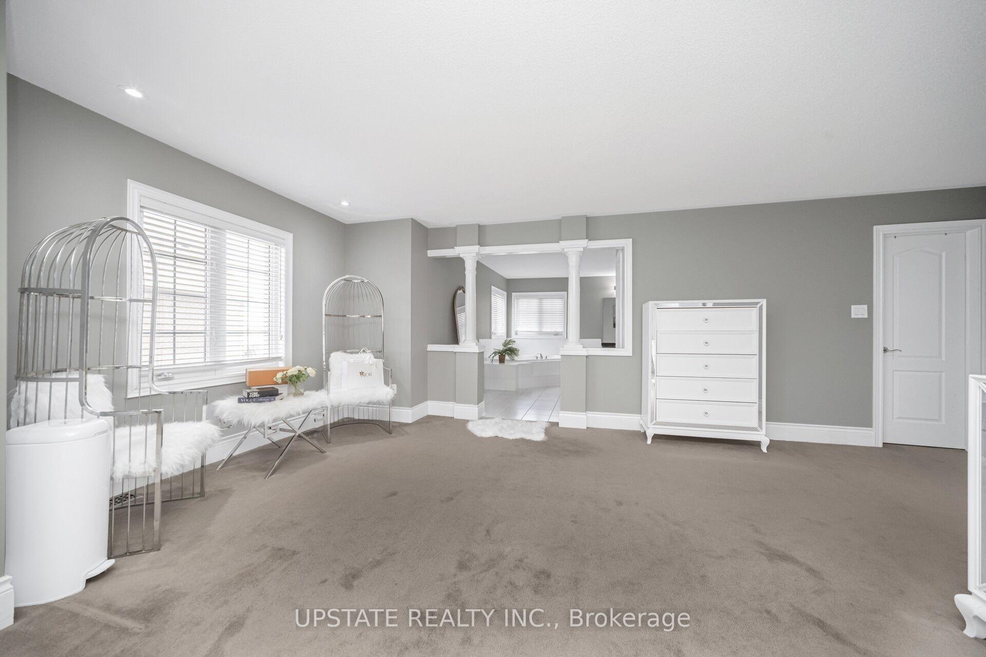 Photo 20 of 2 Beachville Circle, Brampton, Credit Valley — HOMEH