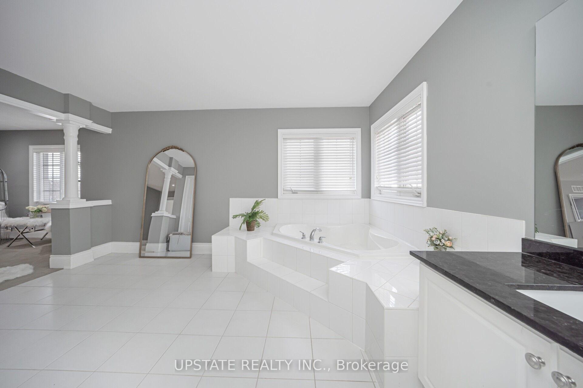 Photo 24 of 2 Beachville Circle, Brampton, Credit Valley — HOMEH