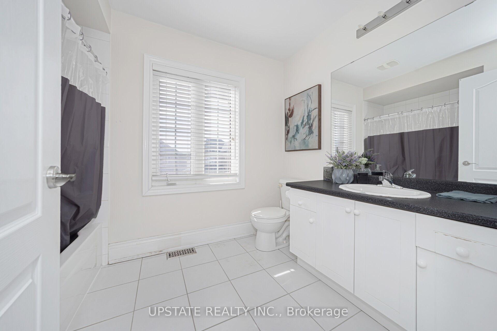 Photo 29 of 2 Beachville Circle, Brampton, Credit Valley — HOMEH