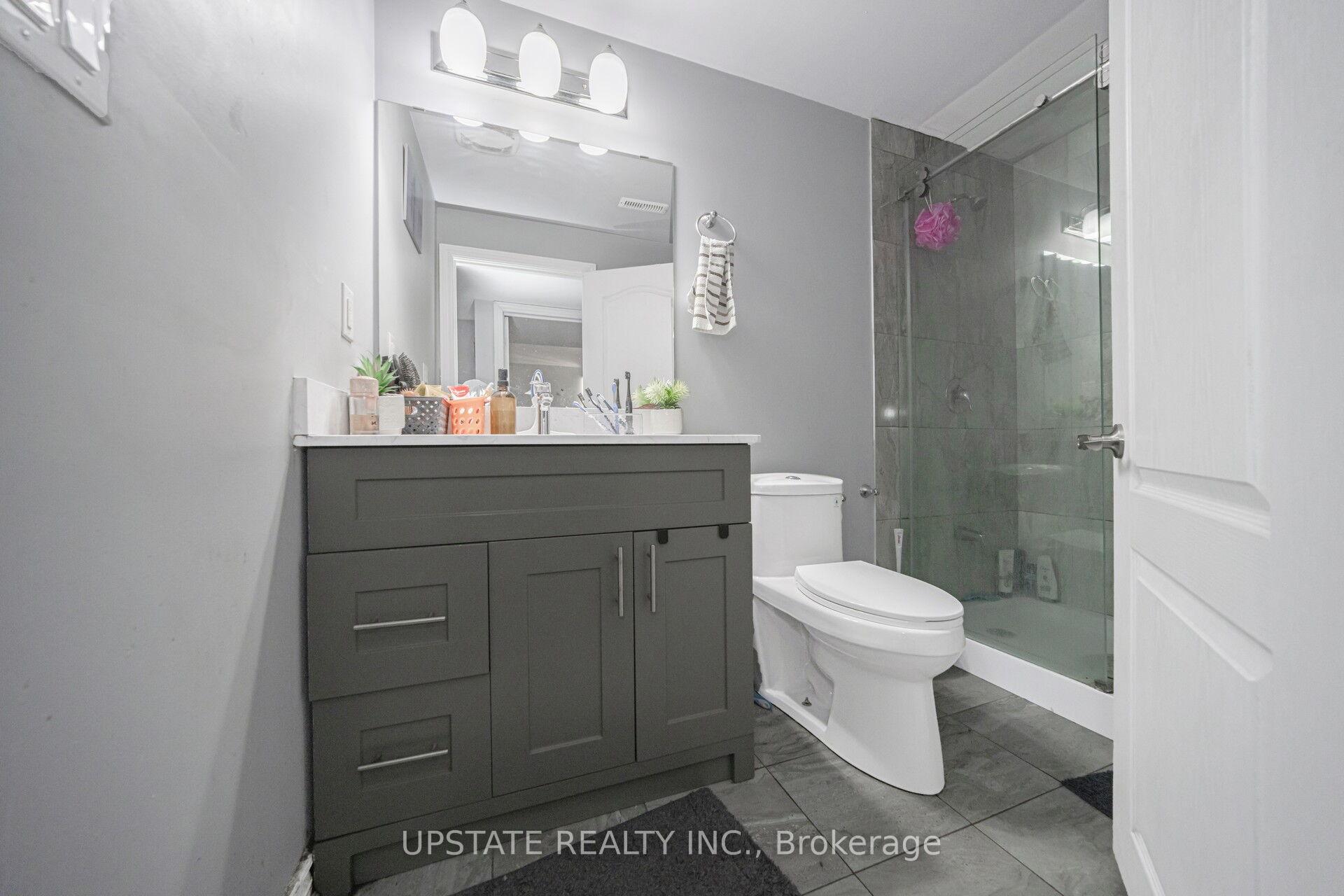 Photo 36 of 2 Beachville Circle, Brampton, Credit Valley — HOMEH