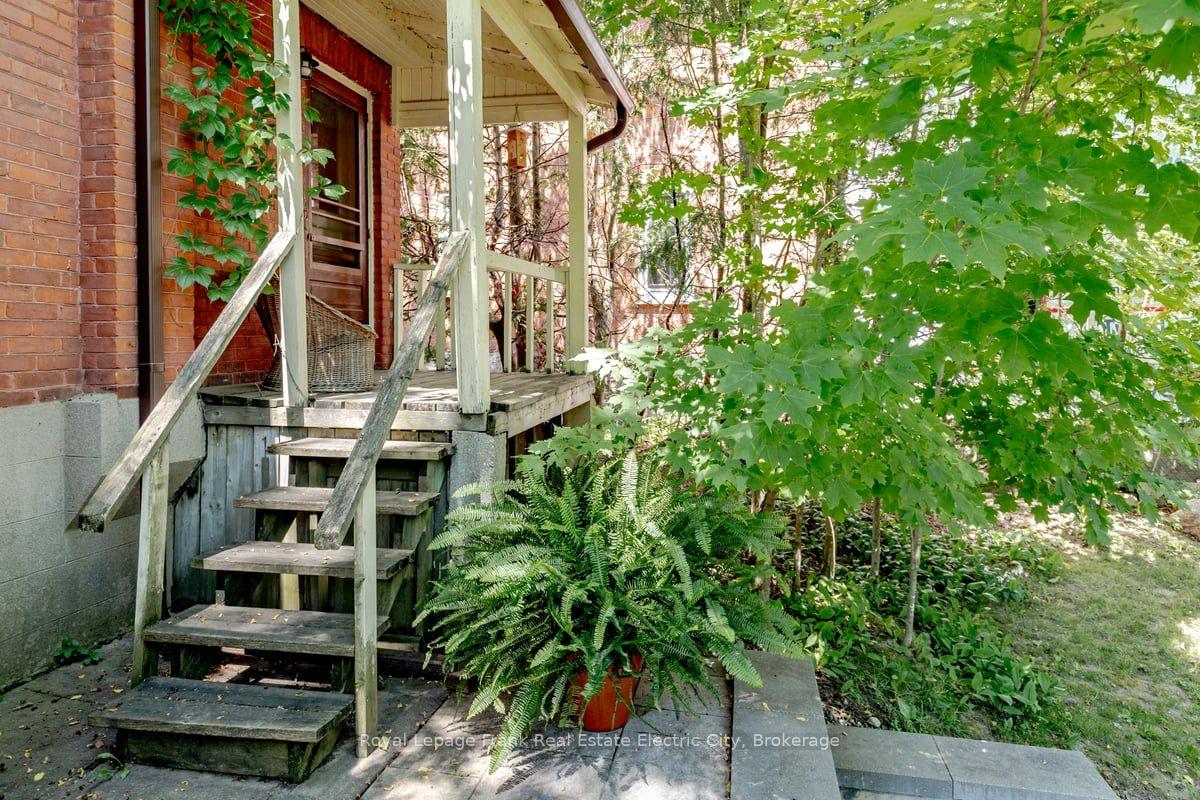 Photo 42 of 150 Benson Avenue, Peterborough, Northcrest Ward 5 — HOMEH