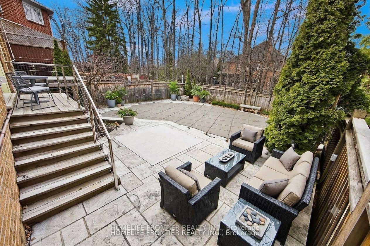Photo 2 of 6124 Hardesty Crescent, Mississauga, East Credit — HOMEH