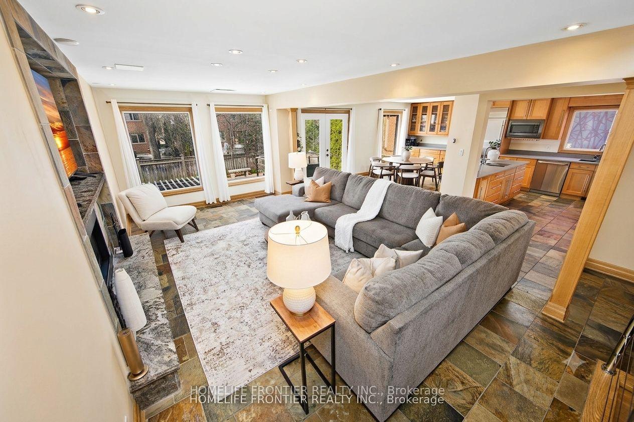 Photo 4 of 6124 Hardesty Crescent, Mississauga, East Credit — HOMEH