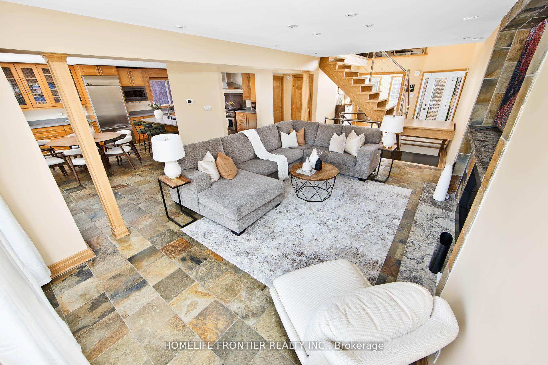 Photo 5 of 6124 Hardesty Crescent, Mississauga, East Credit — HOMEH
