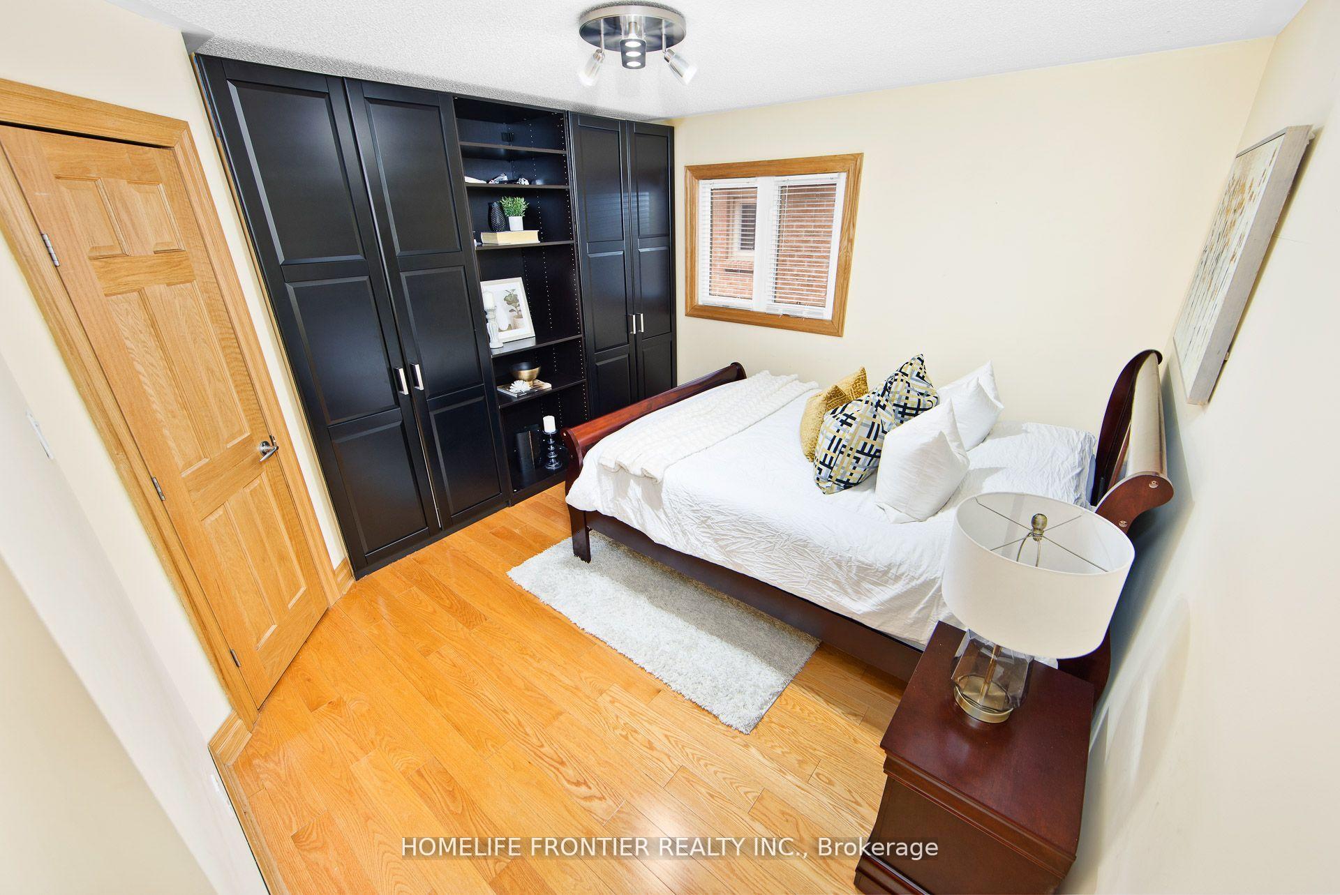 Photo 19 of 6124 Hardesty Crescent, Mississauga, East Credit — HOMEH