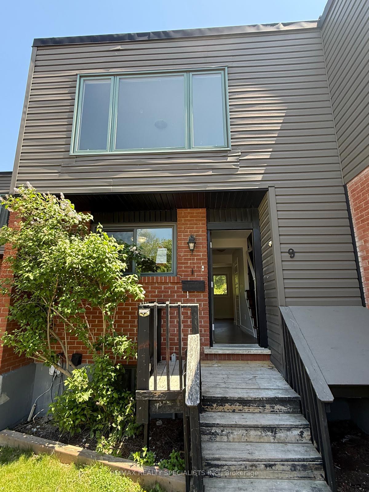 Photo 1 of Unit 9, 15 Scenic Drive, Kitchener, Chicopee/Freeport — HOMEH