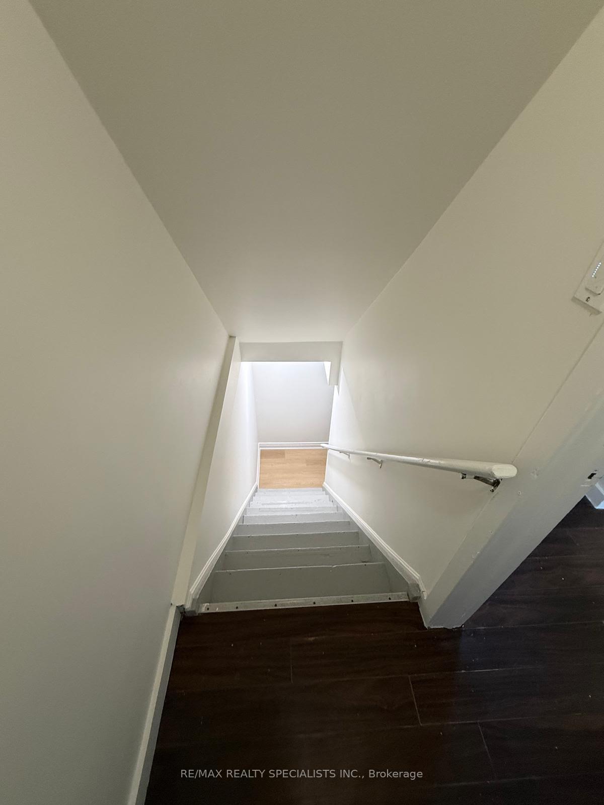 Photo 7 of Unit 9, 15 Scenic Drive, Kitchener, Chicopee/Freeport — HOMEH