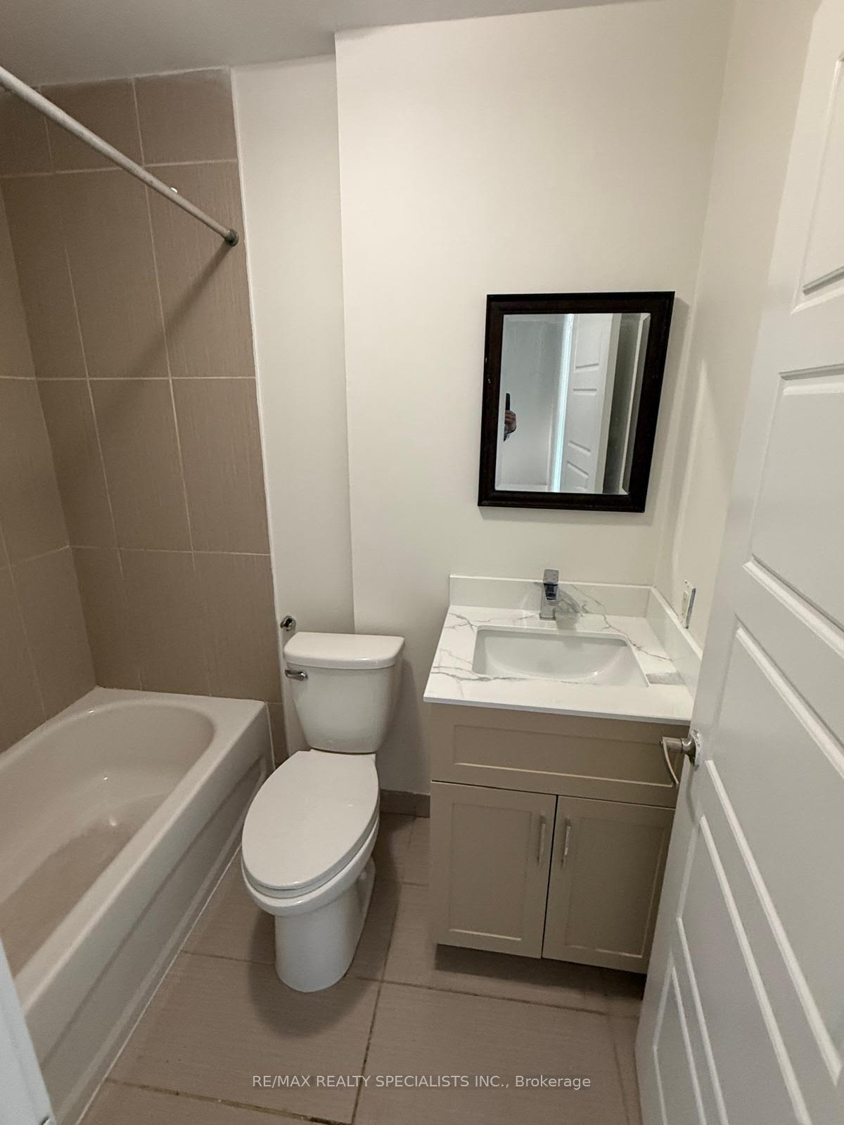 Photo 15 of Unit 9, 15 Scenic Drive, Kitchener, Chicopee/Freeport — HOMEH
