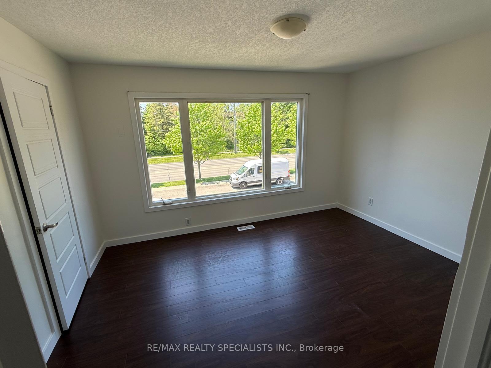 Photo 16 of Unit 9, 15 Scenic Drive, Kitchener, Chicopee/Freeport — HOMEH