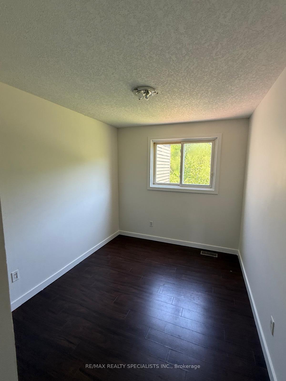 Photo 20 of Unit 9, 15 Scenic Drive, Kitchener, Chicopee/Freeport — HOMEH