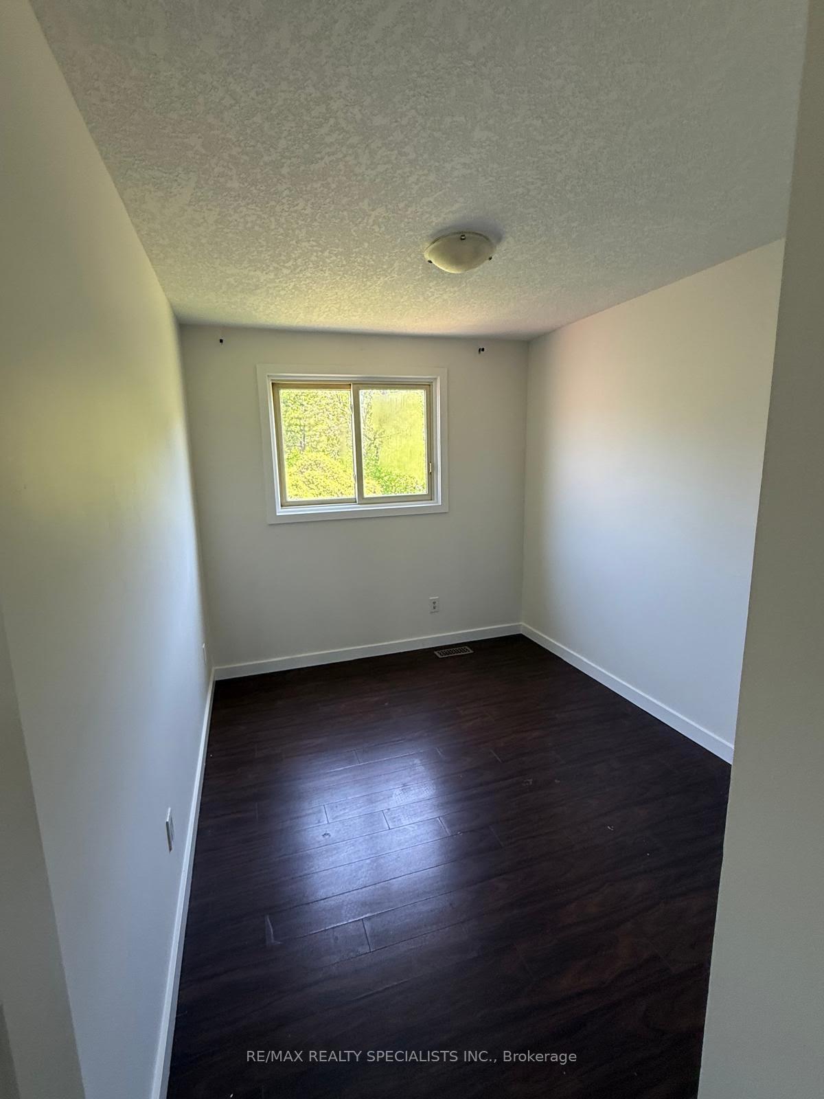Photo 21 of Unit 9, 15 Scenic Drive, Kitchener, Chicopee/Freeport — HOMEH