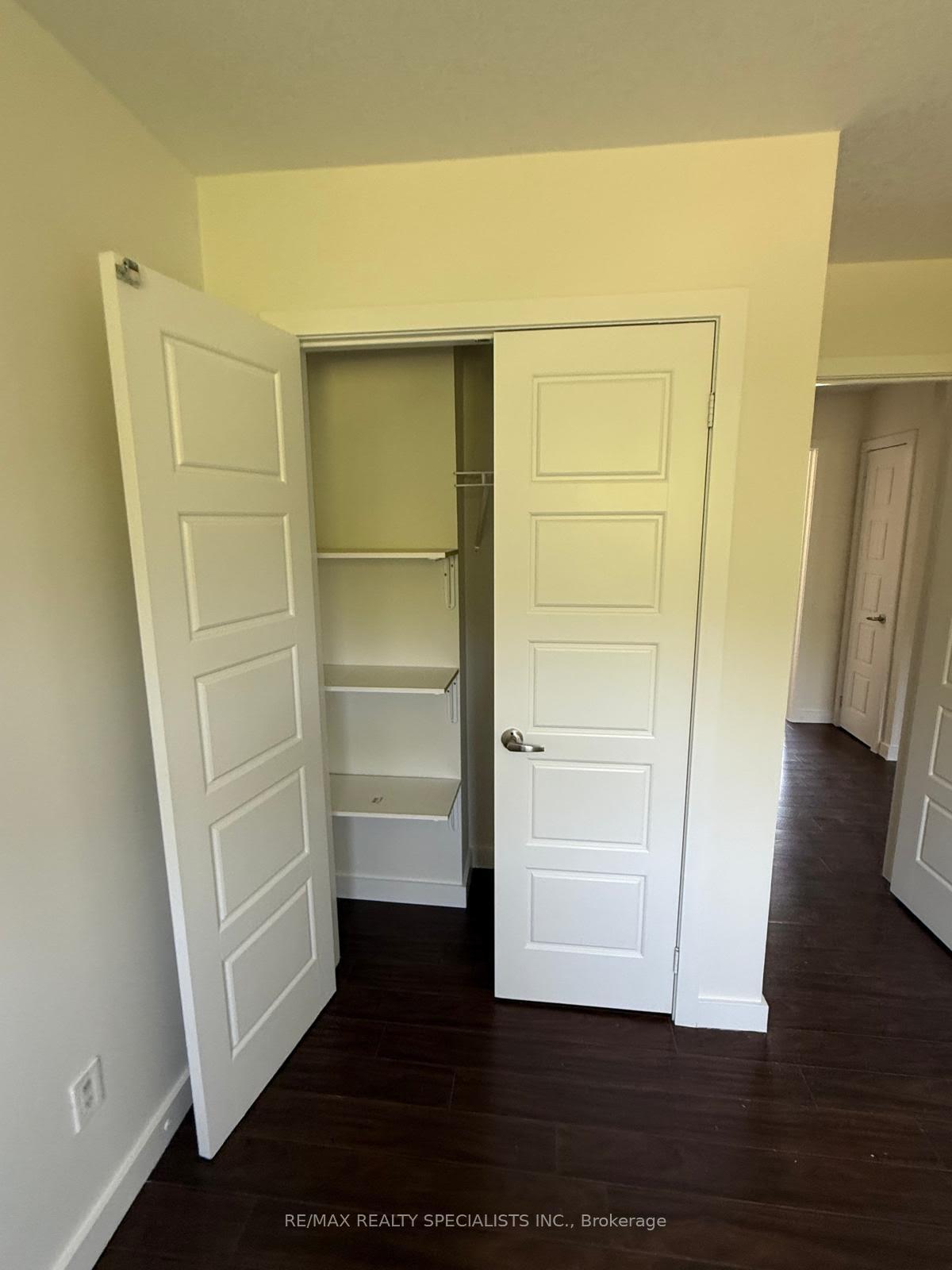 Photo 22 of Unit 9, 15 Scenic Drive, Kitchener, Chicopee/Freeport — HOMEH