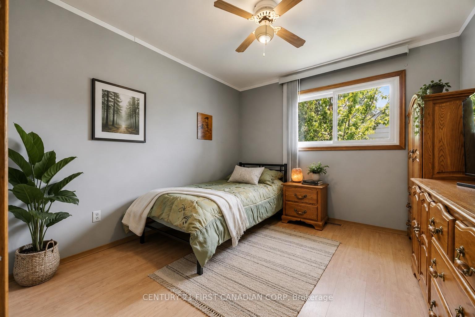 Photo 12 of 184 Durand Street, Sarnia — HOMEH