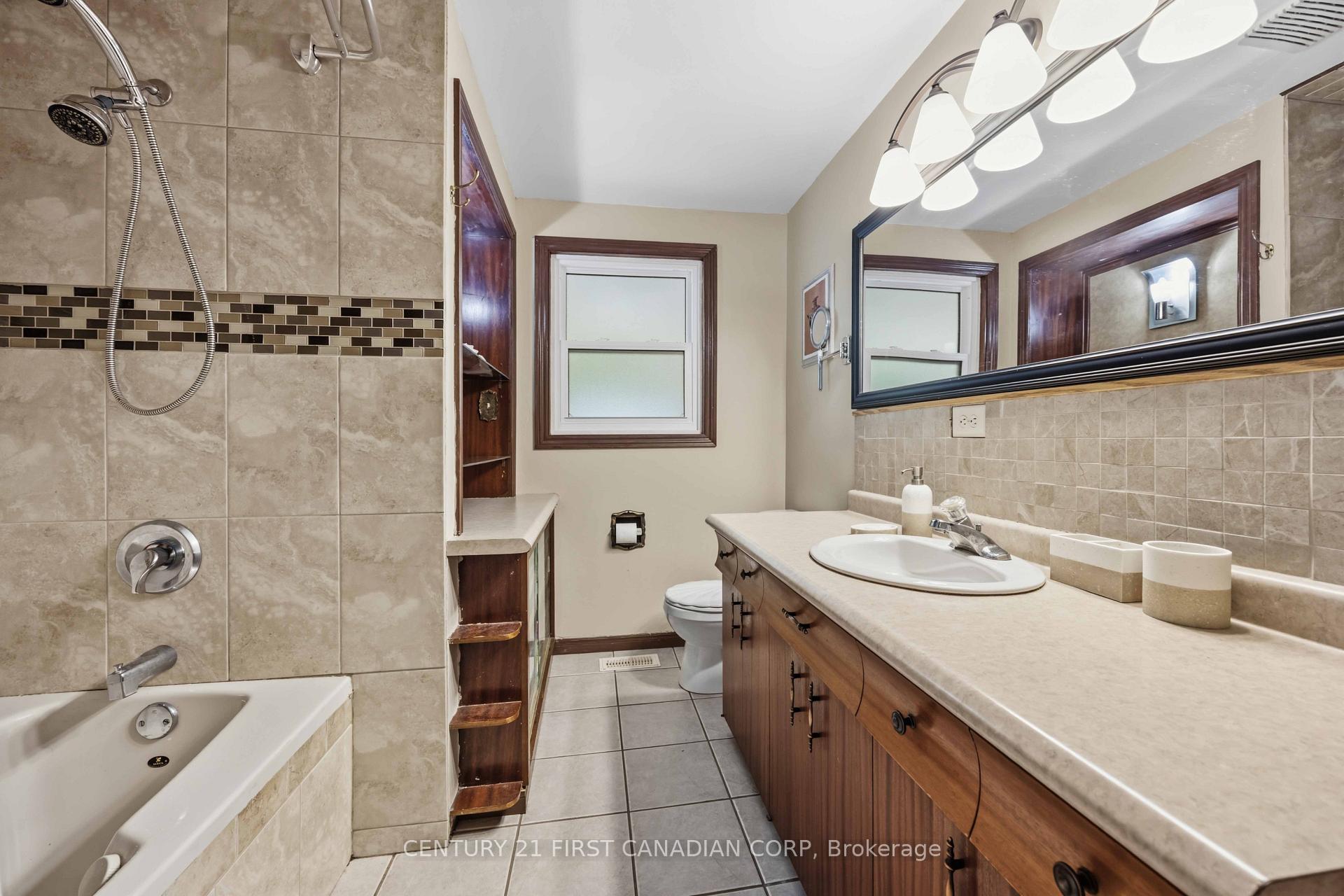 Photo 14 of 184 Durand Street, Sarnia — HOMEH