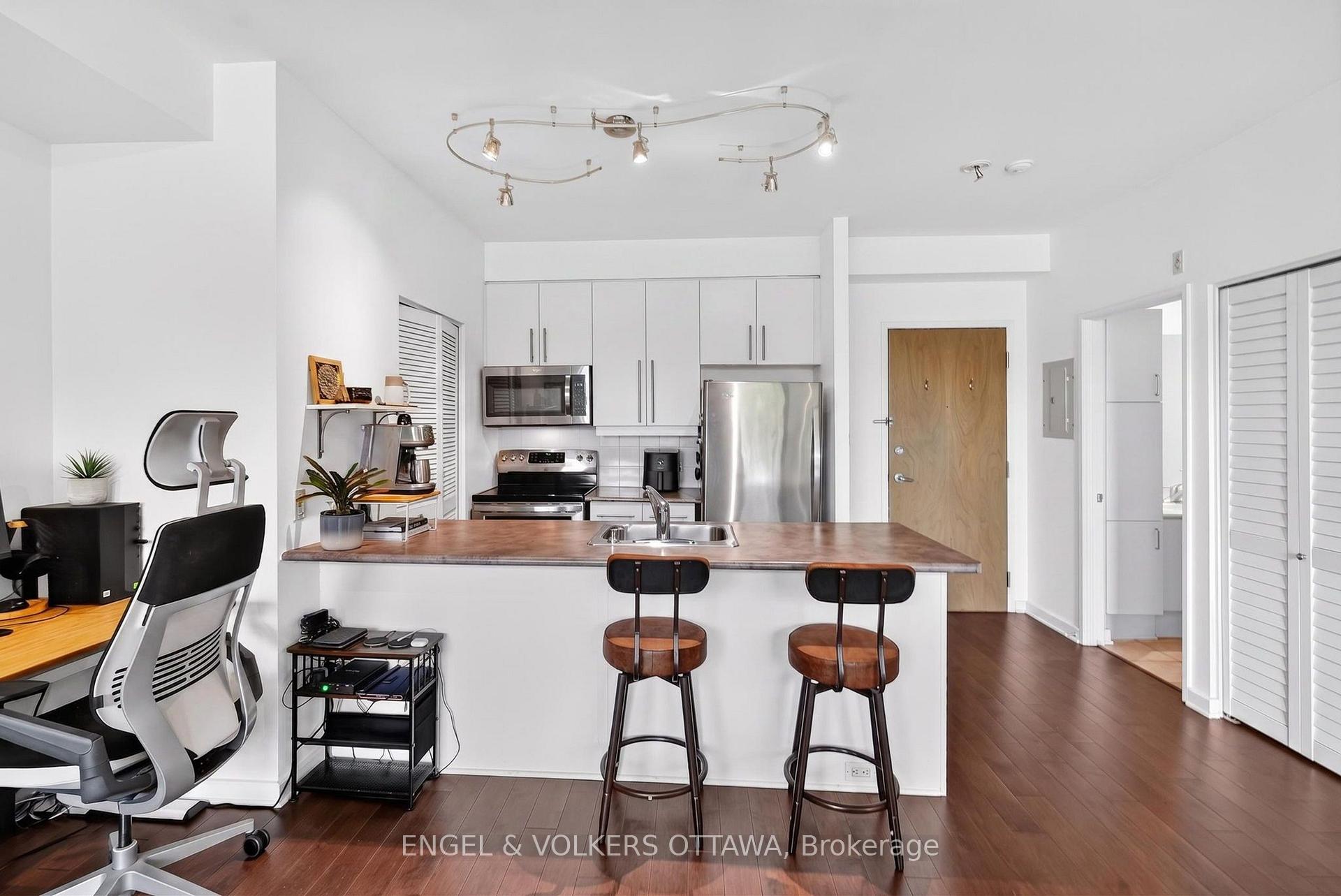 Photo 3 of Unit 203, 150 Caroline Avenue, Ottawa, Ottawa West — HOMEH