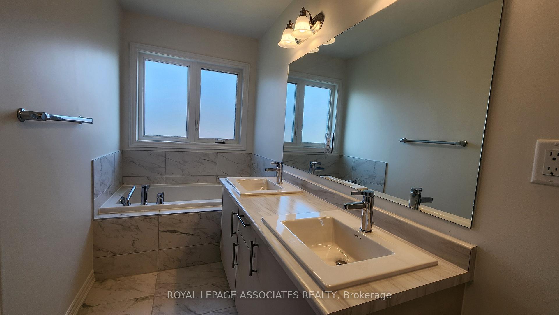 Photo 13 of 36 Velvet Drive, Whitby, Rural Whitby — HOMEH