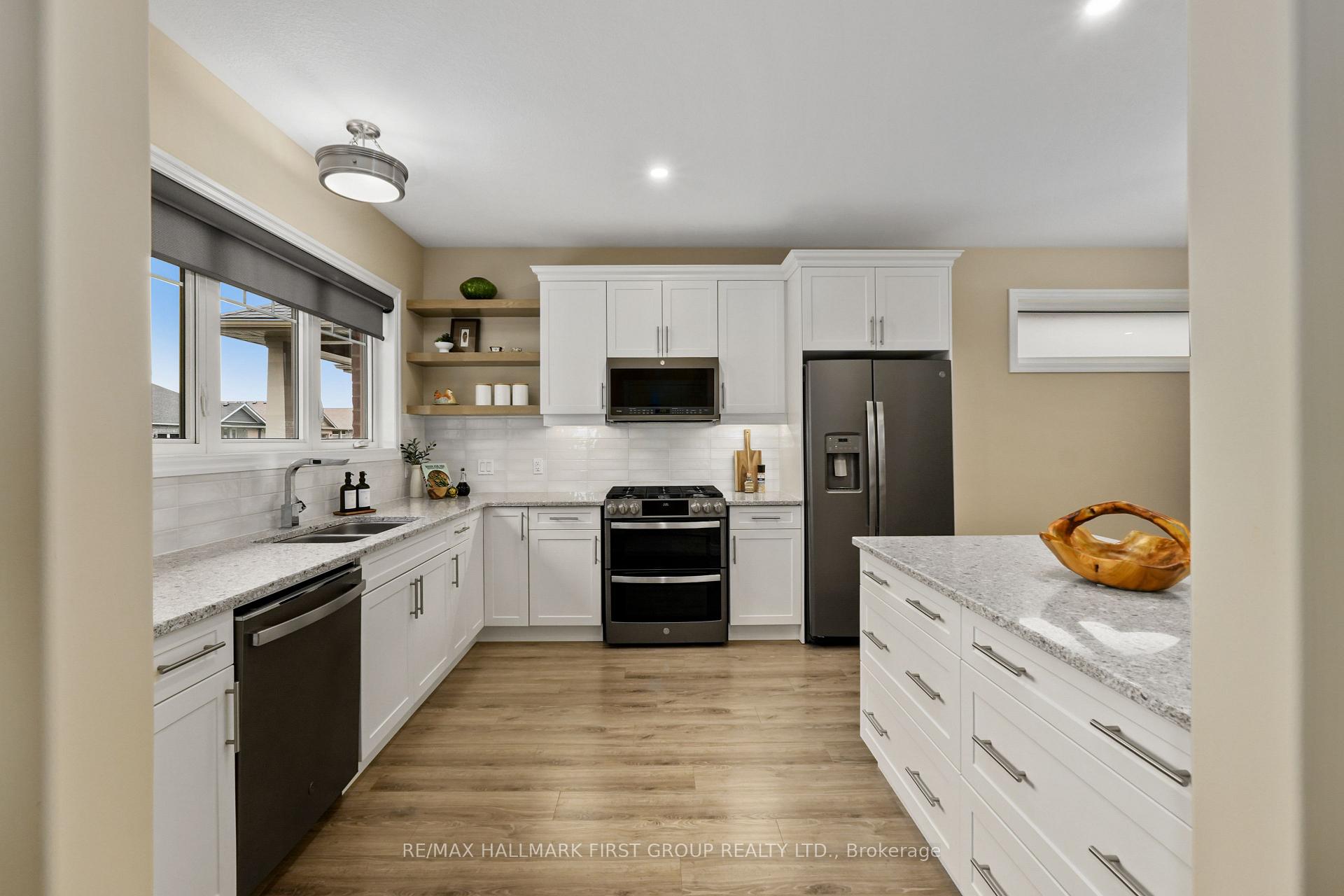 Photo 13 of 31 Mercedes Drive, Belleville, Belleville Ward — HOMEH