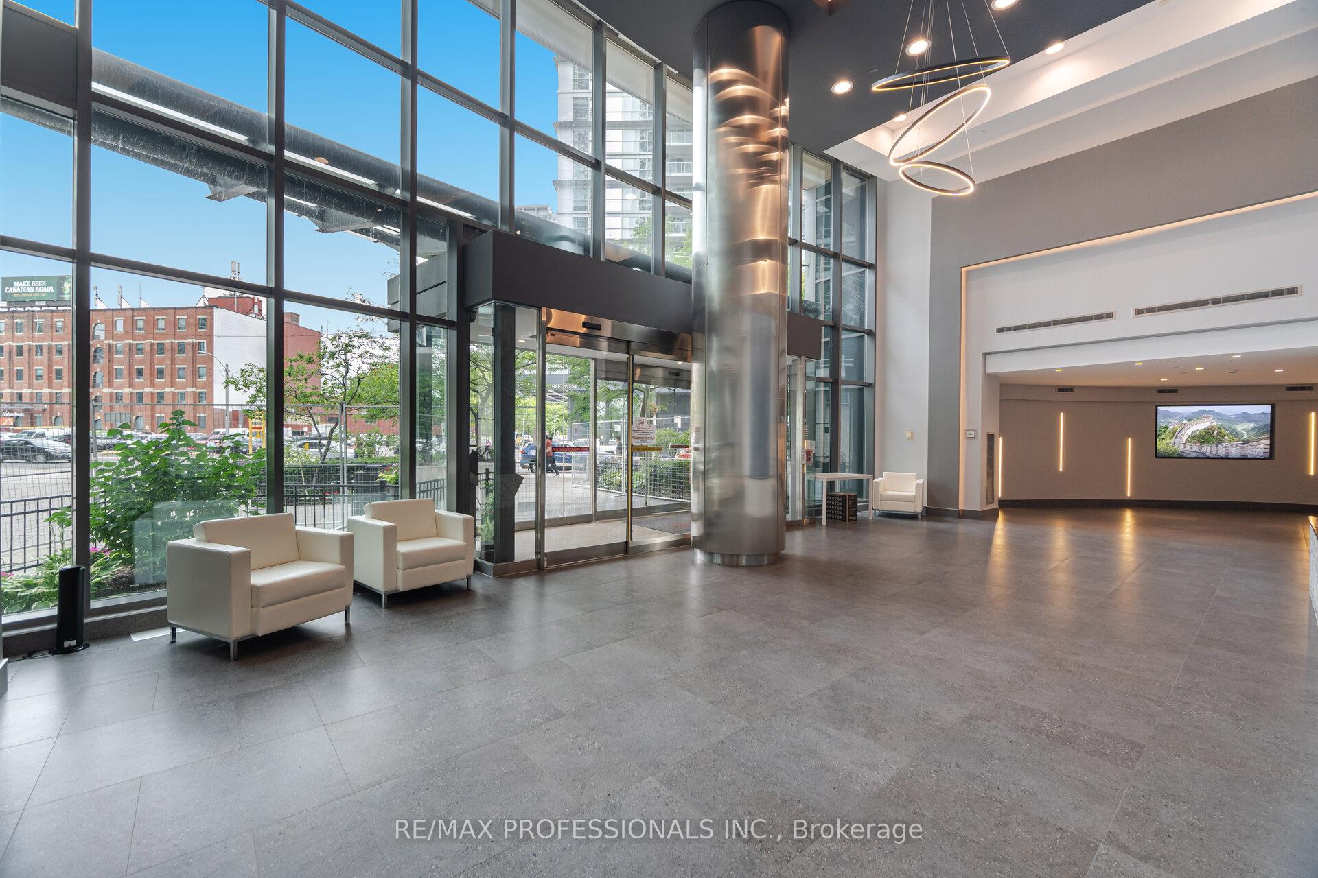 Photo 3 of Unit 3303, 361 Front Street W, Toronto, Waterfront Communities — HOMEH
