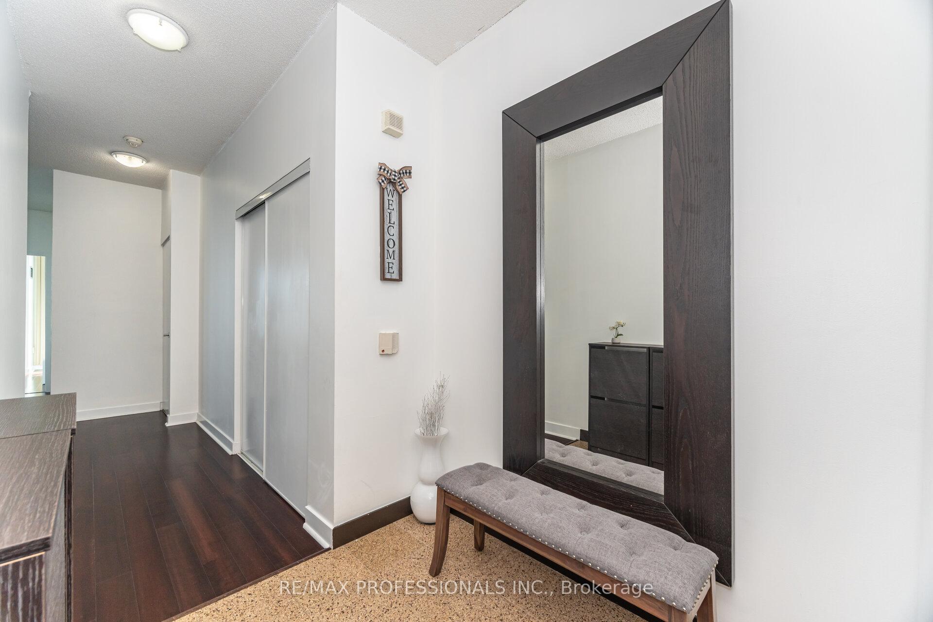 Photo 6 of Unit 3303, 361 Front Street W, Toronto, Waterfront Communities — HOMEH