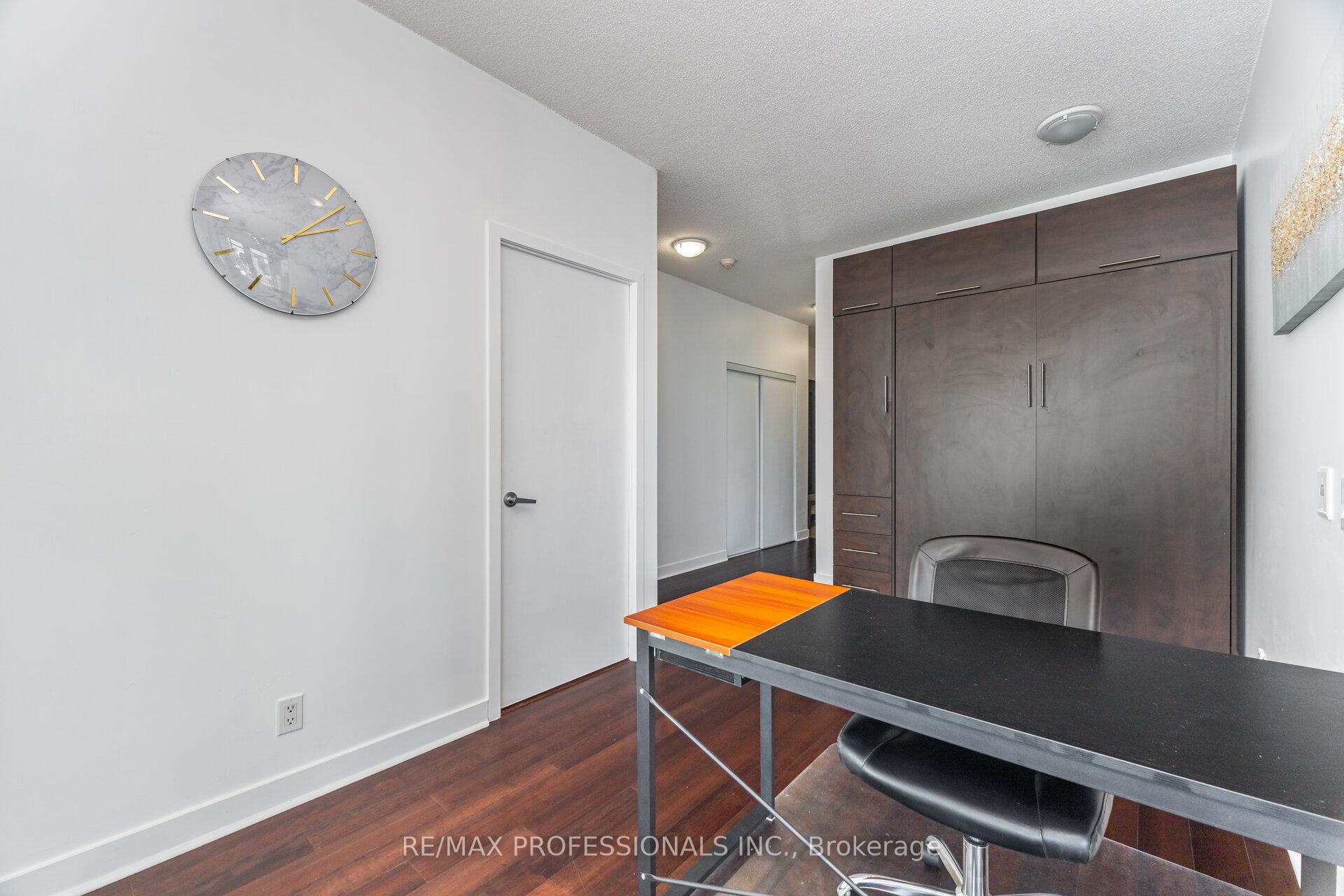 Photo 7 of Unit 3303, 361 Front Street W, Toronto, Waterfront Communities — HOMEH