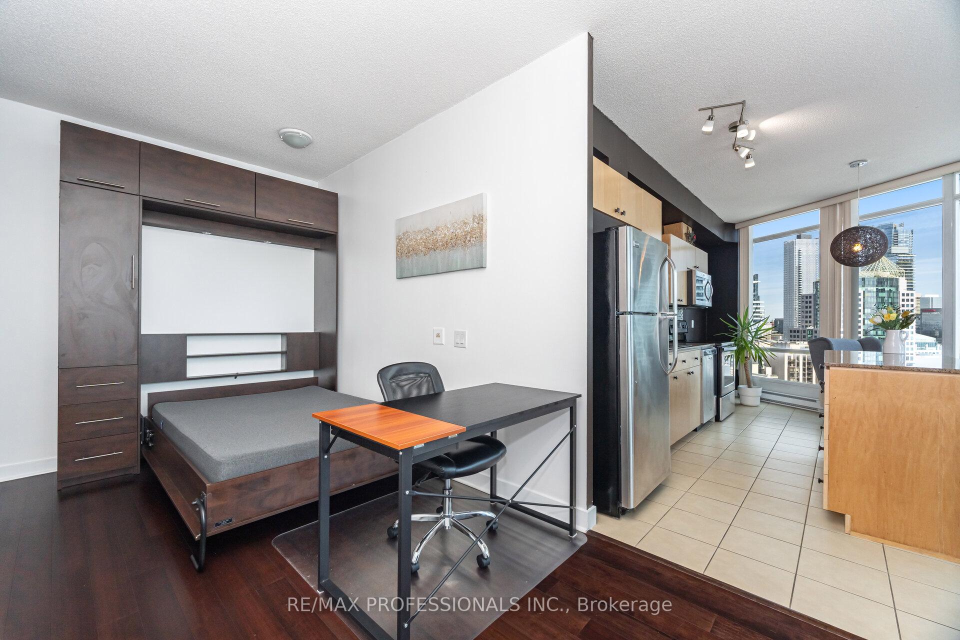 Photo 9 of Unit 3303, 361 Front Street W, Toronto, Waterfront Communities — HOMEH