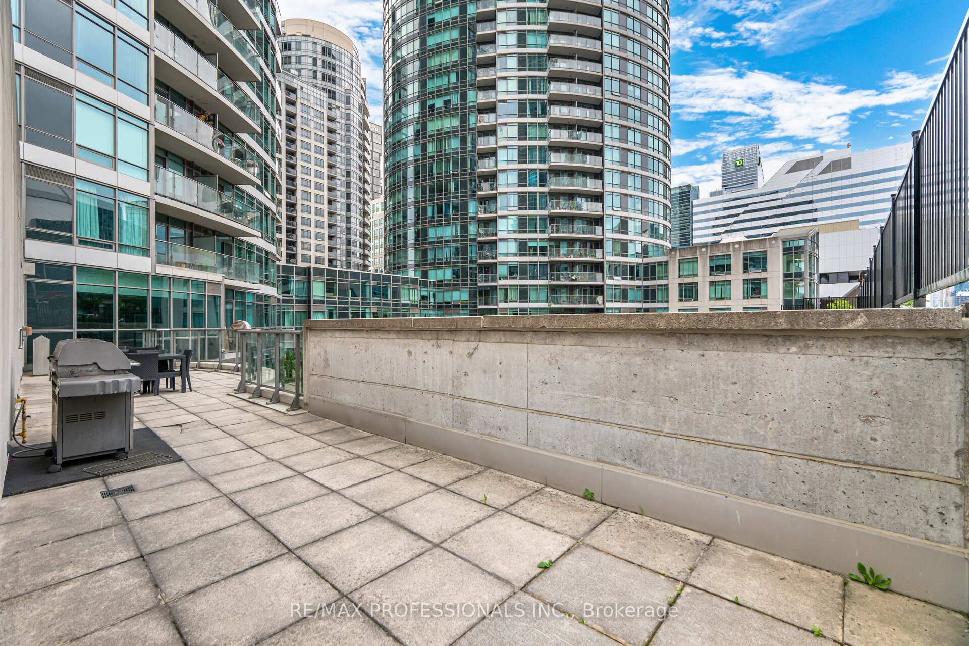 Photo 43 of Unit 3303, 361 Front Street W, Toronto, Waterfront Communities — HOMEH