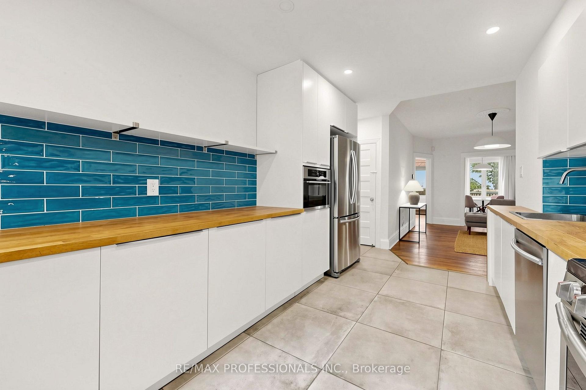 Photo 11 of 368 Howland Avenue, Toronto, Casa Loma — HOMEH
