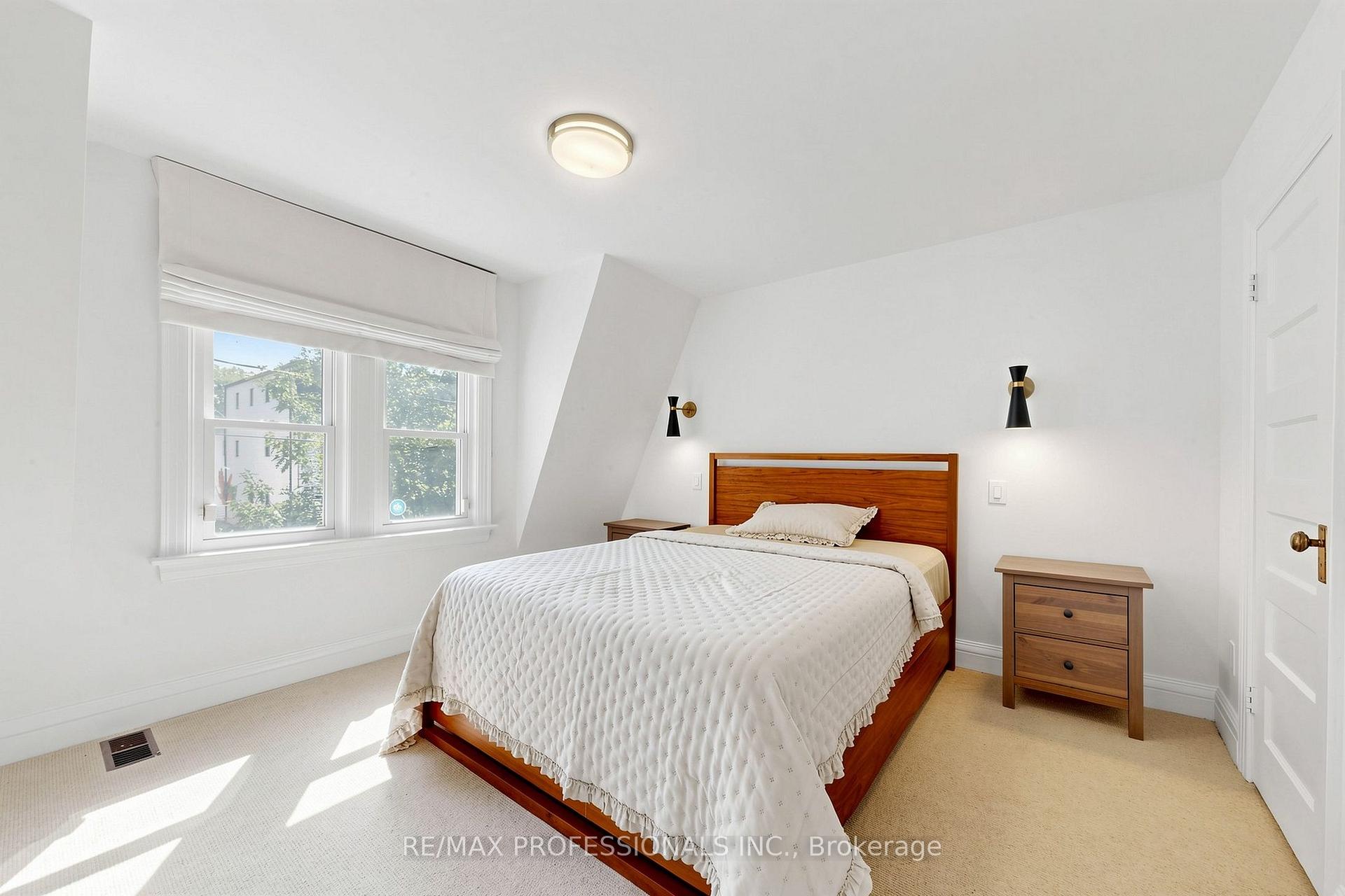 Photo 21 of 368 Howland Avenue, Toronto, Casa Loma — HOMEH