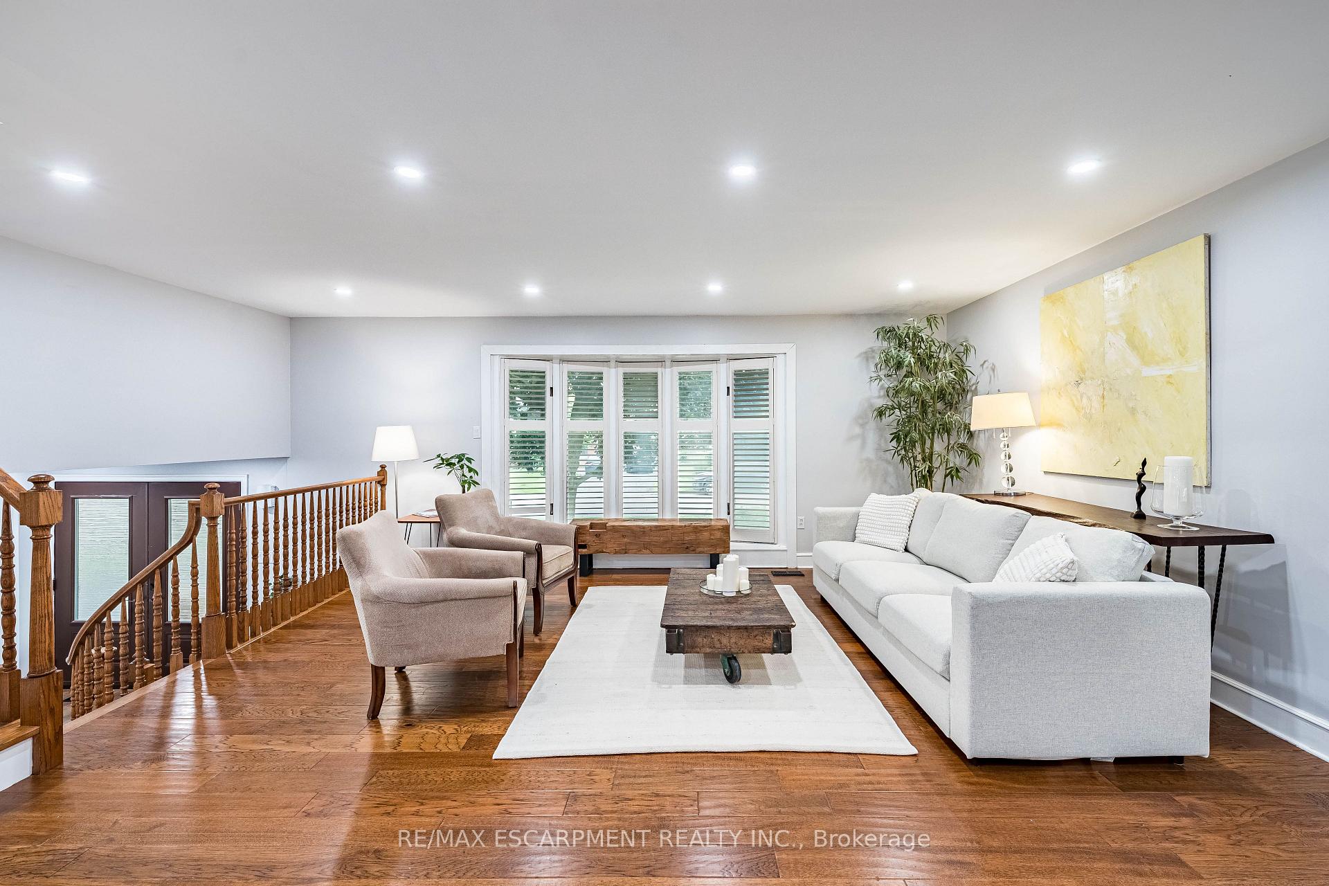 Photo 10 of 9 Hilts Drive, Hamilton, Stoney Creek — HOMEH