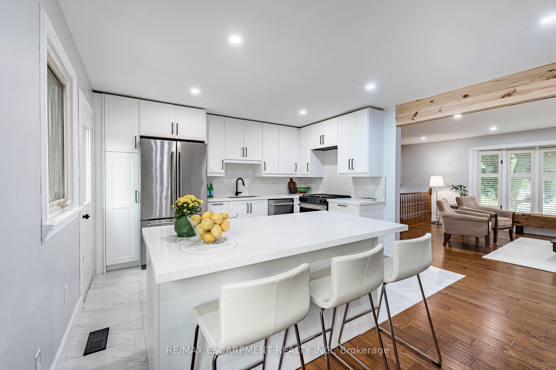 Photo 12 of 9 Hilts Drive, Hamilton, Stoney Creek — HOMEH