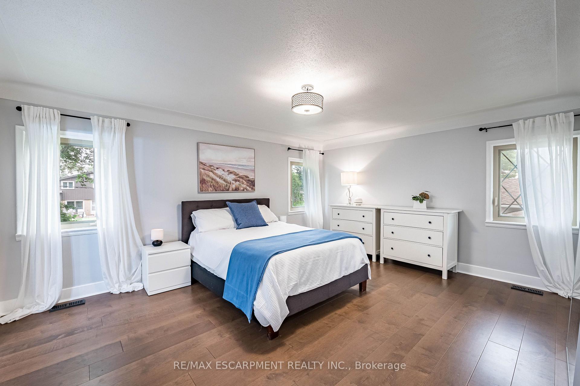 Photo 19 of 9 Hilts Drive, Hamilton, Stoney Creek — HOMEH