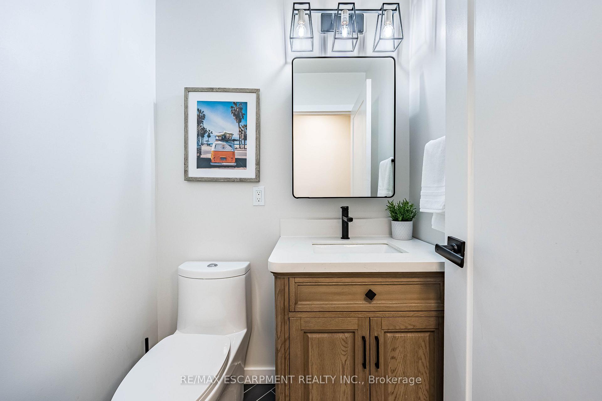 Photo 28 of 9 Hilts Drive, Hamilton, Stoney Creek — HOMEH