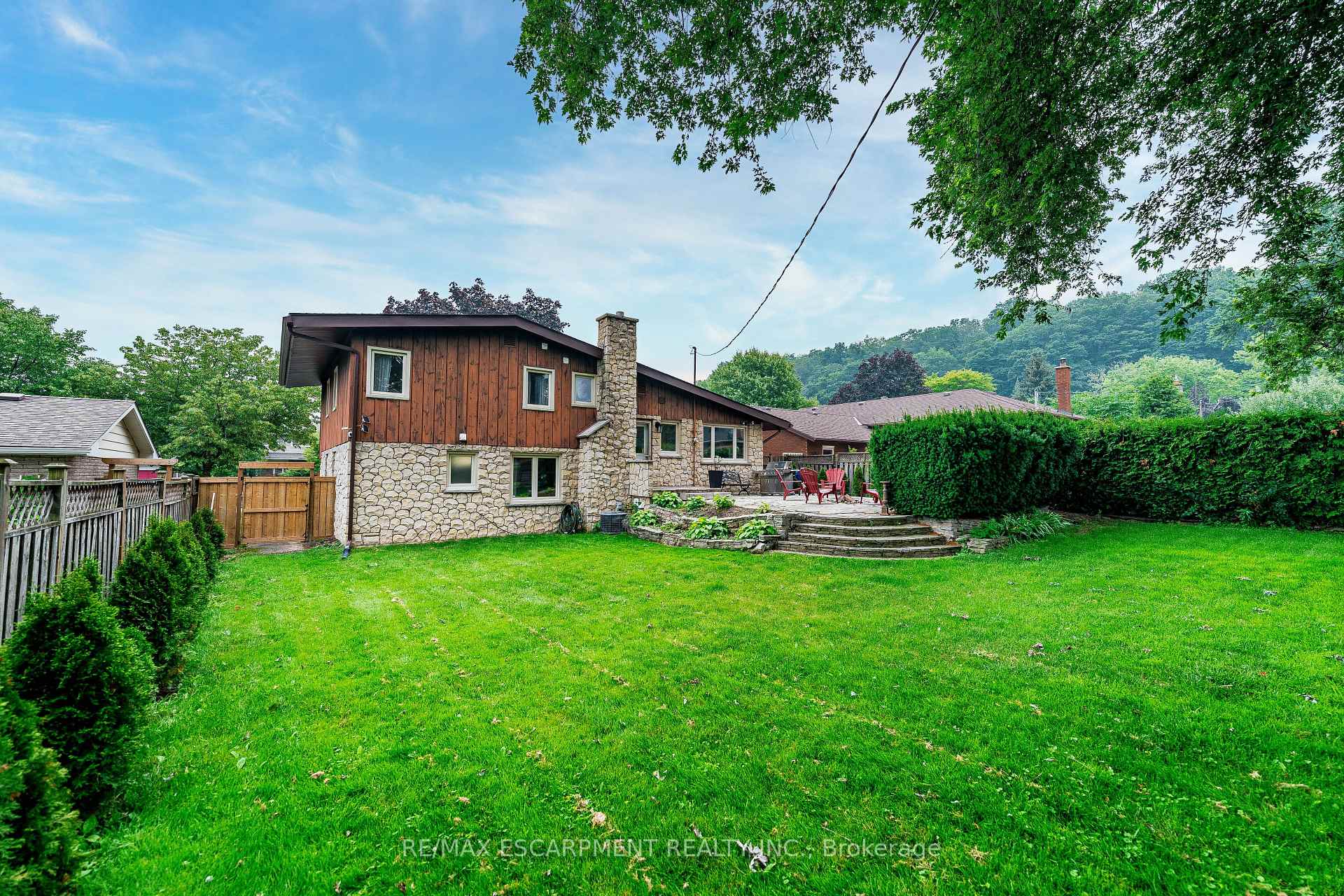 Photo 40 of 9 Hilts Drive, Hamilton, Stoney Creek — HOMEH