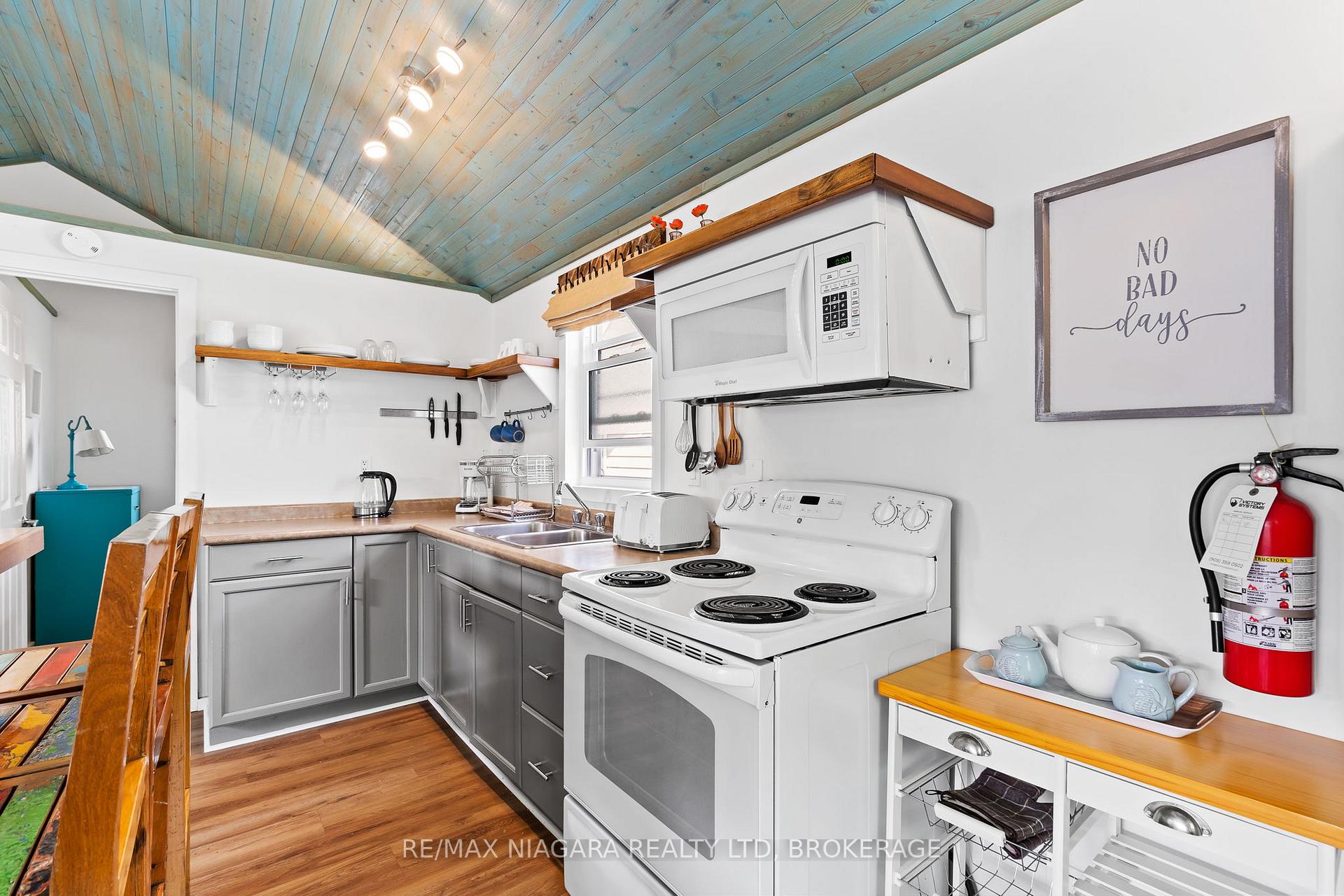 Photo 13 of 12343 Lakeshore Road, Wainfleet, Lakeshore — HOMEH