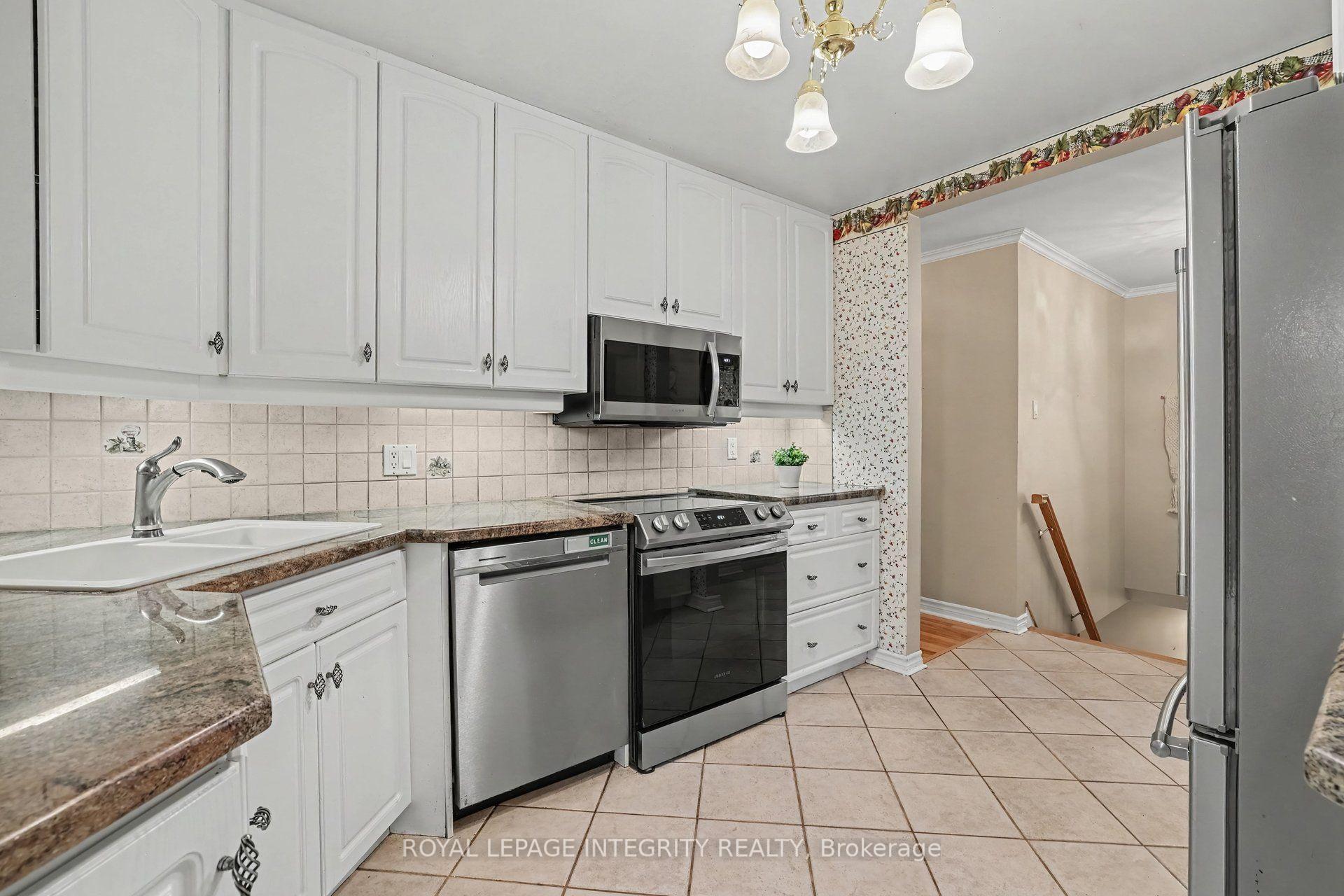 Photo 18 of 2076 Niagara Drive, Ottawa, Applewood Acres — HOMEH