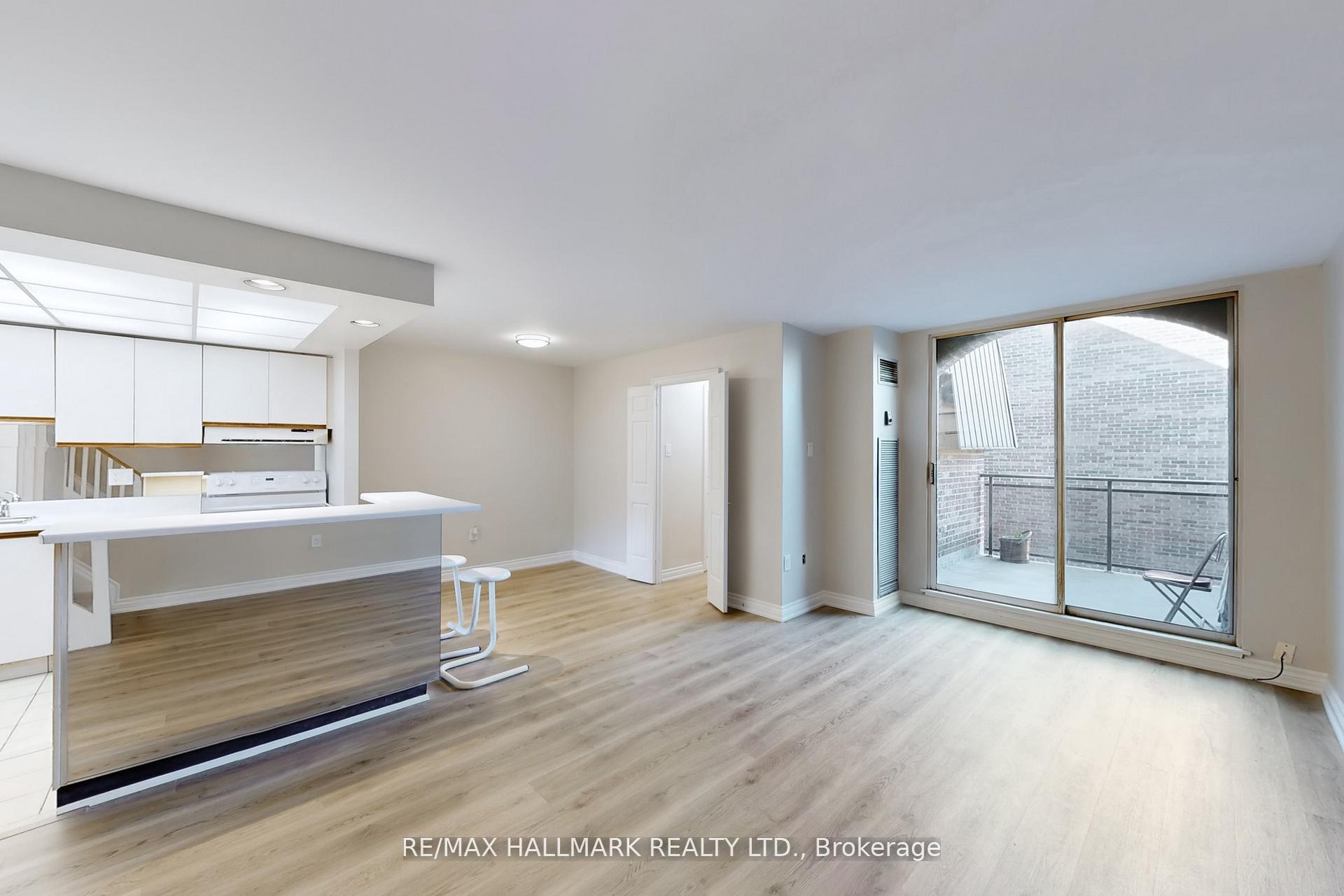 Photo 7 of Unit 316, 16 Elgin Street, Markham, Thornhill — HOMEH