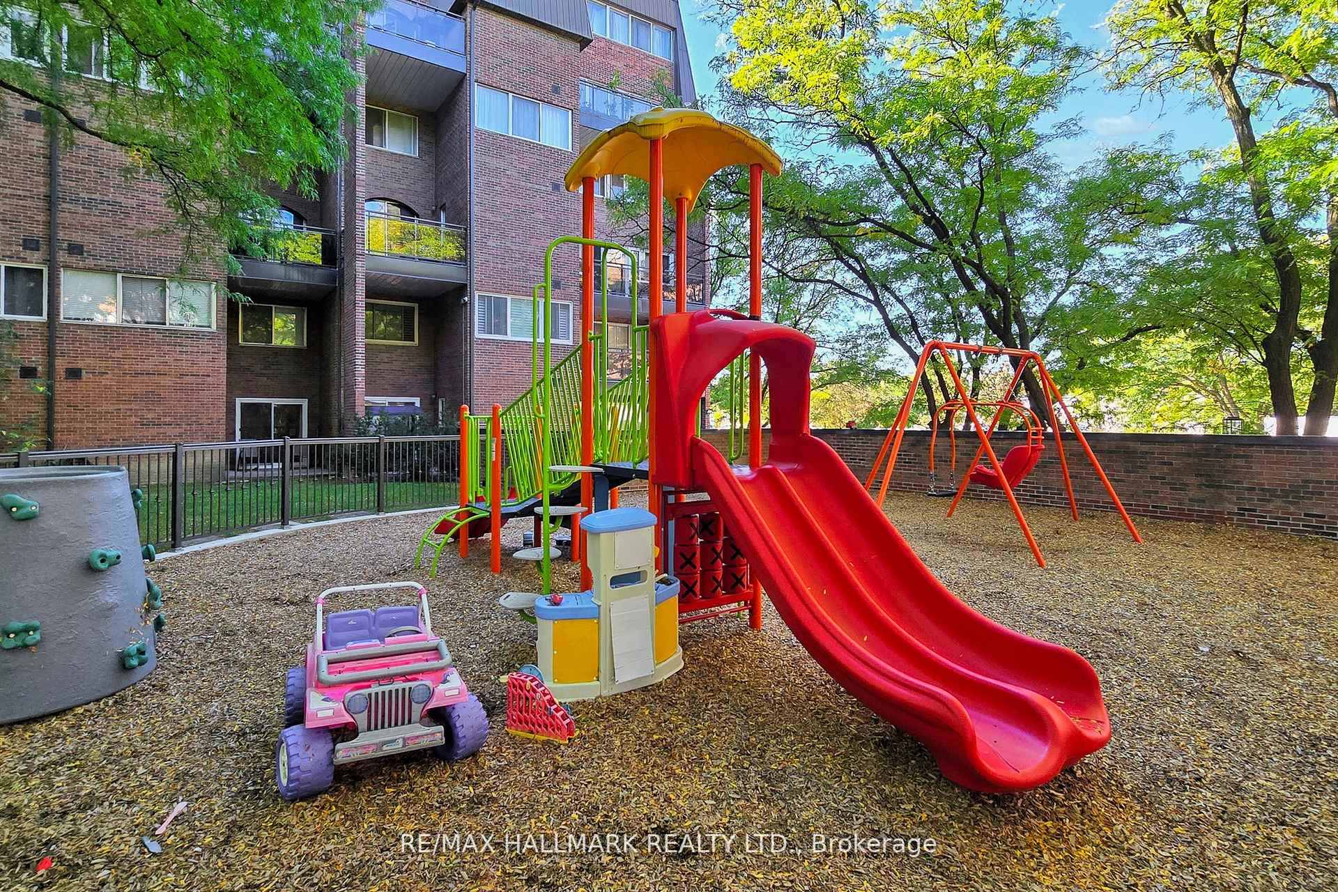 Photo 32 of Unit 316, 16 Elgin Street, Markham, Thornhill — HOMEH