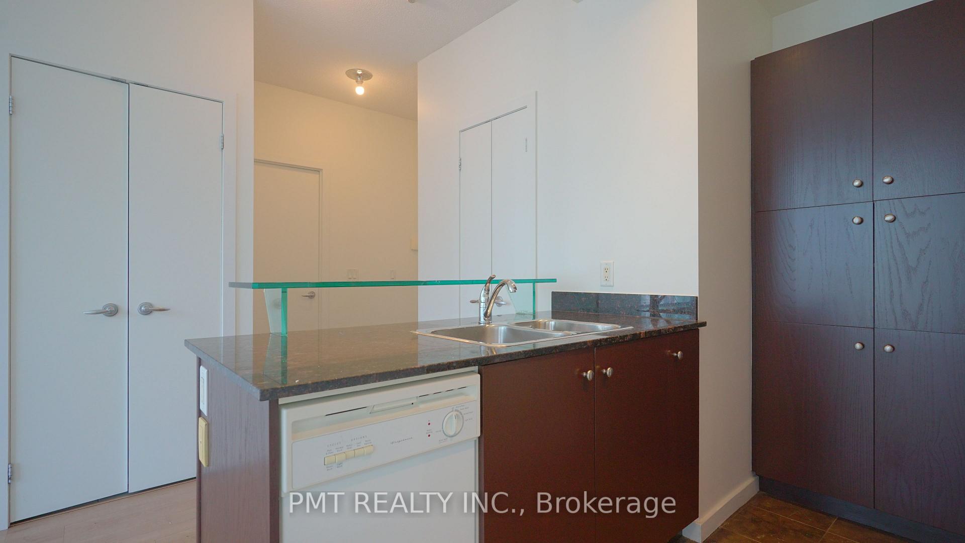 Photo 7 of Unit 2401, 208 Queens Quay W, Toronto, Waterfront Communities — HOMEH