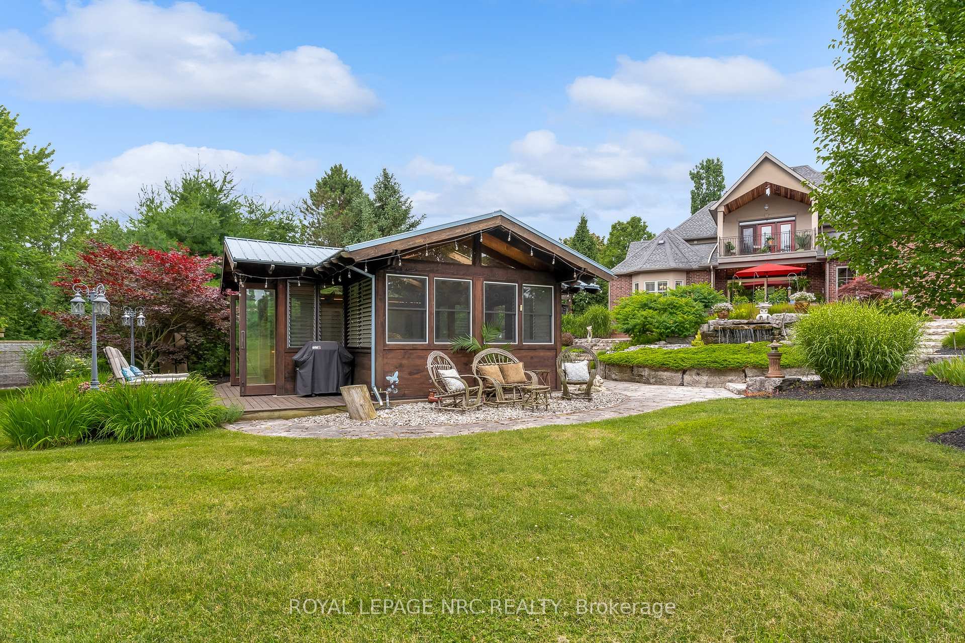 Photo 4 of 1323 Effingham Street, Pelham, Fonthill — HOMEH