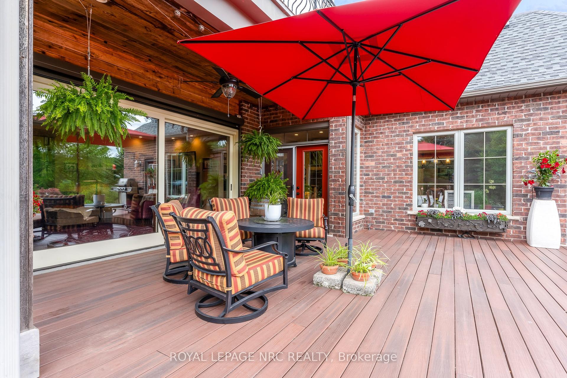 Photo 12 of 1323 Effingham Street, Pelham, Fonthill — HOMEH