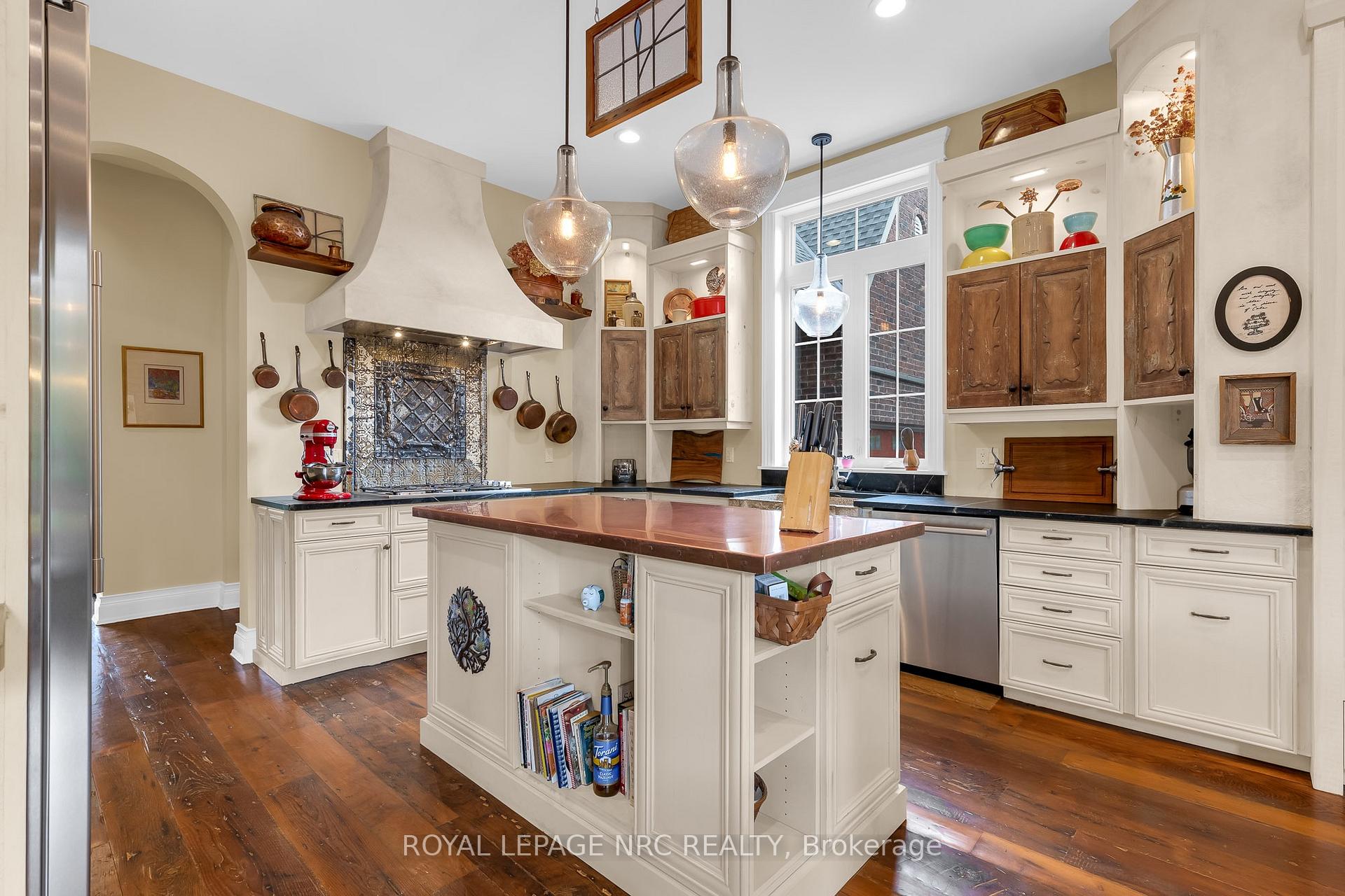 Photo 27 of 1323 Effingham Street, Pelham, Fonthill — HOMEH