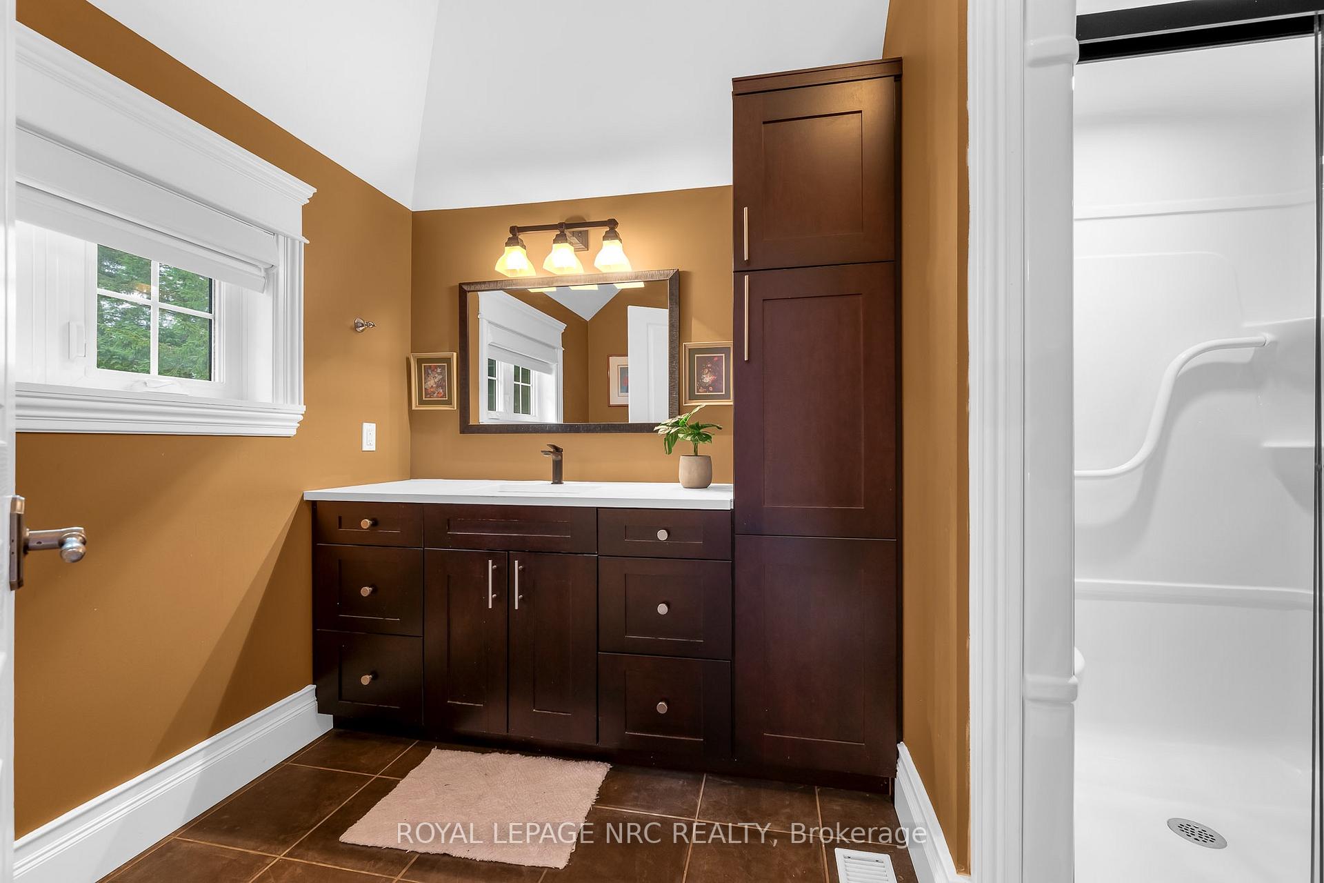 Photo 44 of 1323 Effingham Street, Pelham, Fonthill — HOMEH