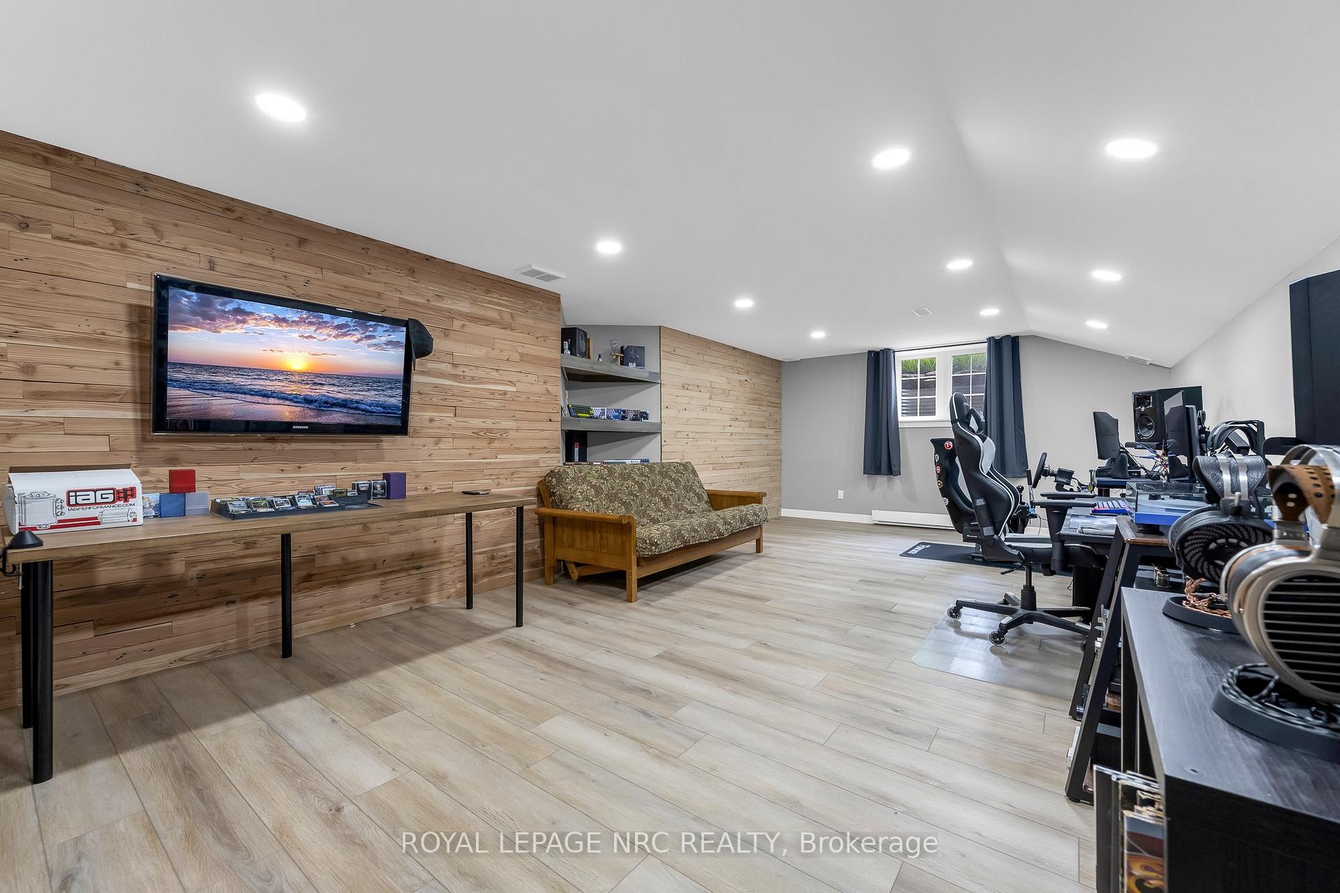 Photo 47 of 1323 Effingham Street, Pelham, Fonthill — HOMEH